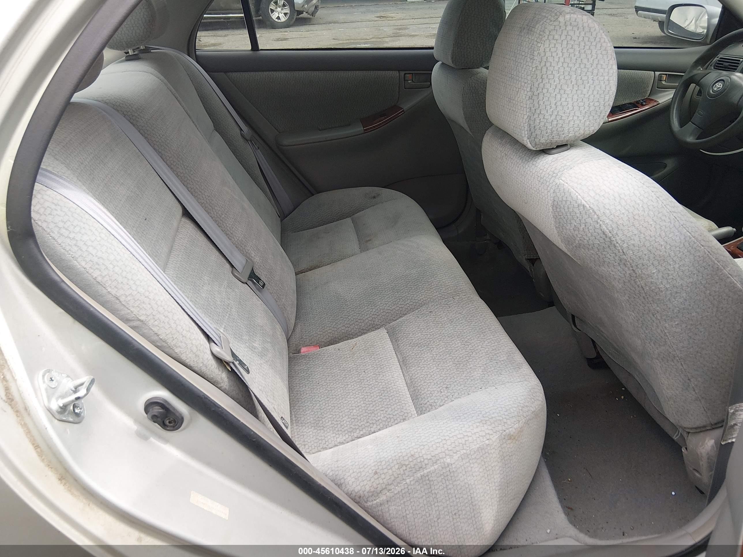 2003 Toyota Corolla Le Silver vin: 1NXBR32EX3Z183022