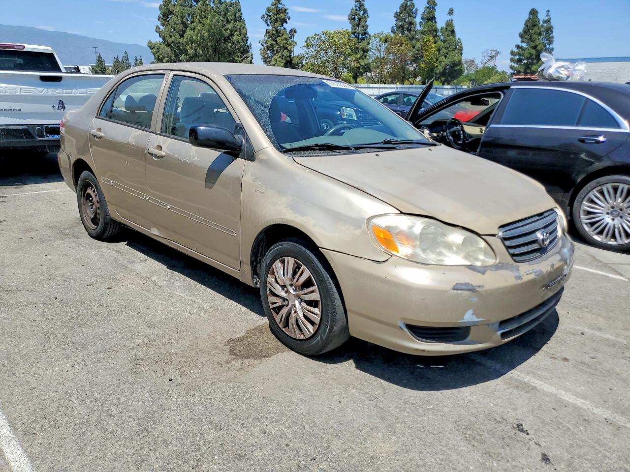 2004 Toyota Corolla Ce Beige vin: 1NXBR32EX4Z257699