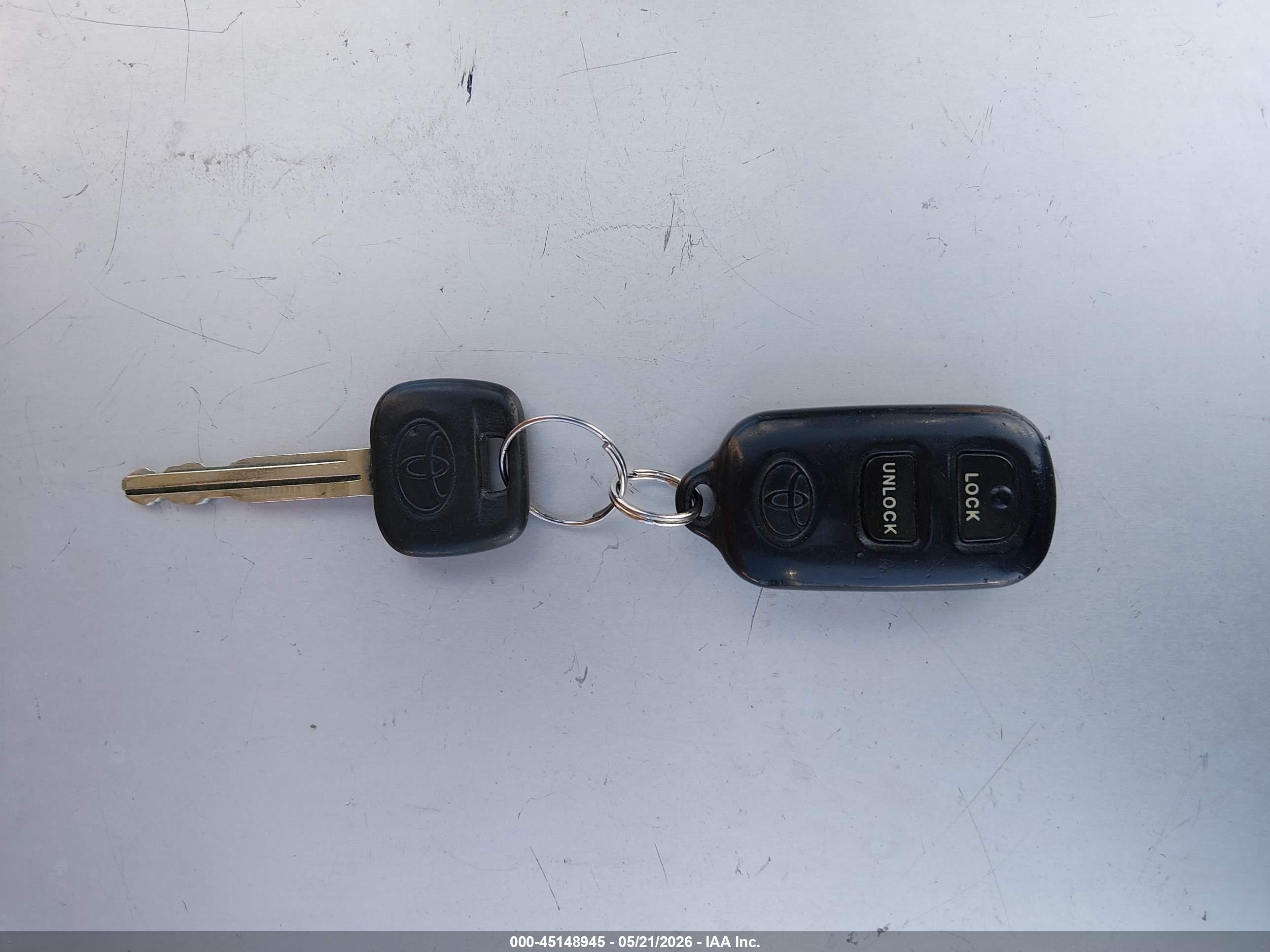 2004 Toyota Corolla Le Серебряный vin: 1NXBR32EX4Z273918