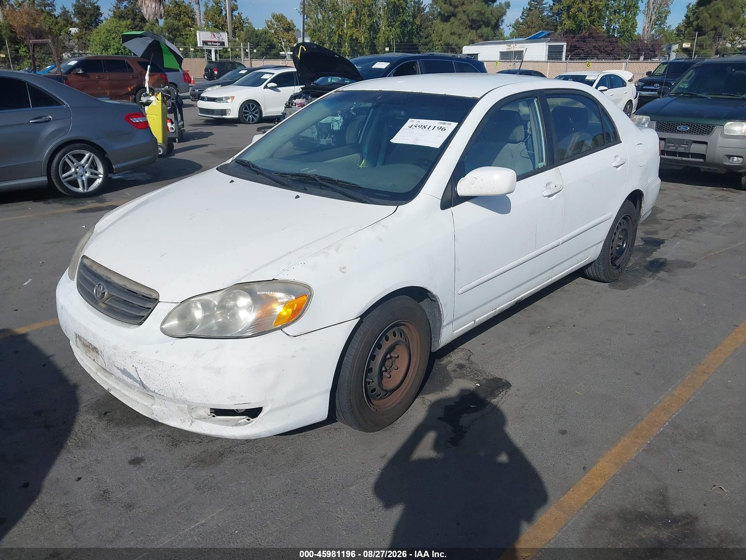 2004 Toyota Corolla Le White vin: 1NXBR32EX4Z304178