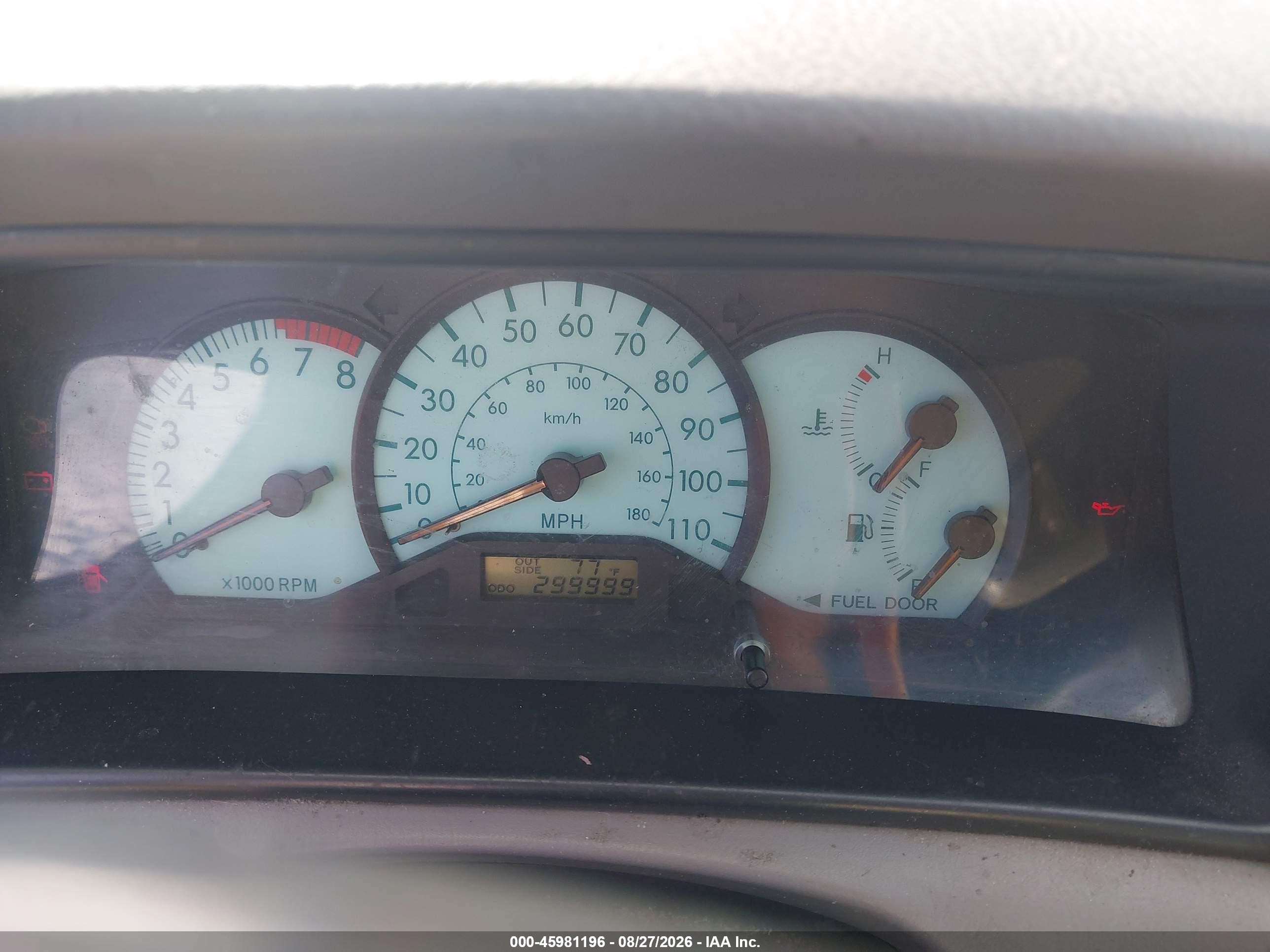 2004 Toyota Corolla Le White vin: 1NXBR32EX4Z304178