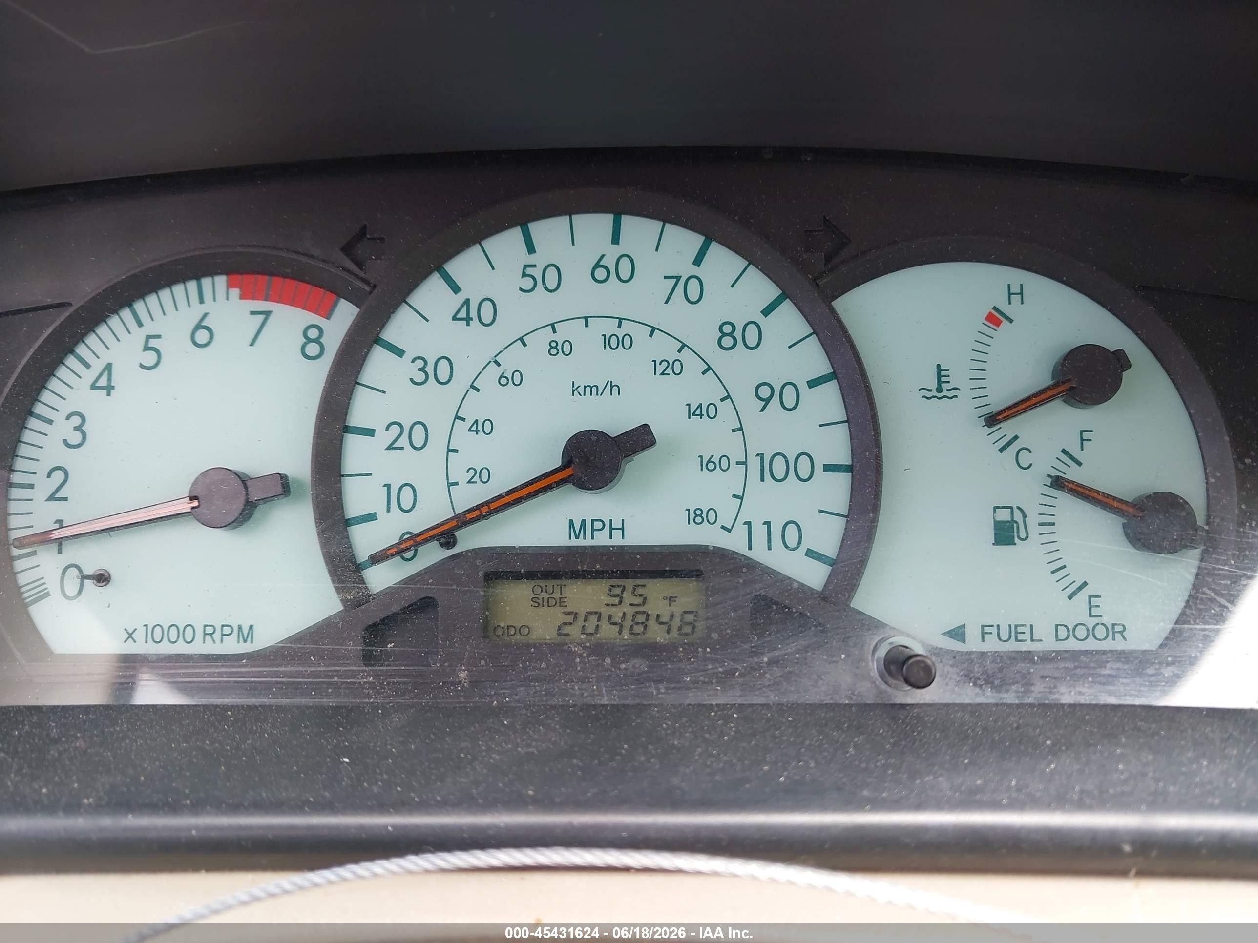 2004 Toyota Corolla Le Gold vin: 1NXBR32EX4Z315696