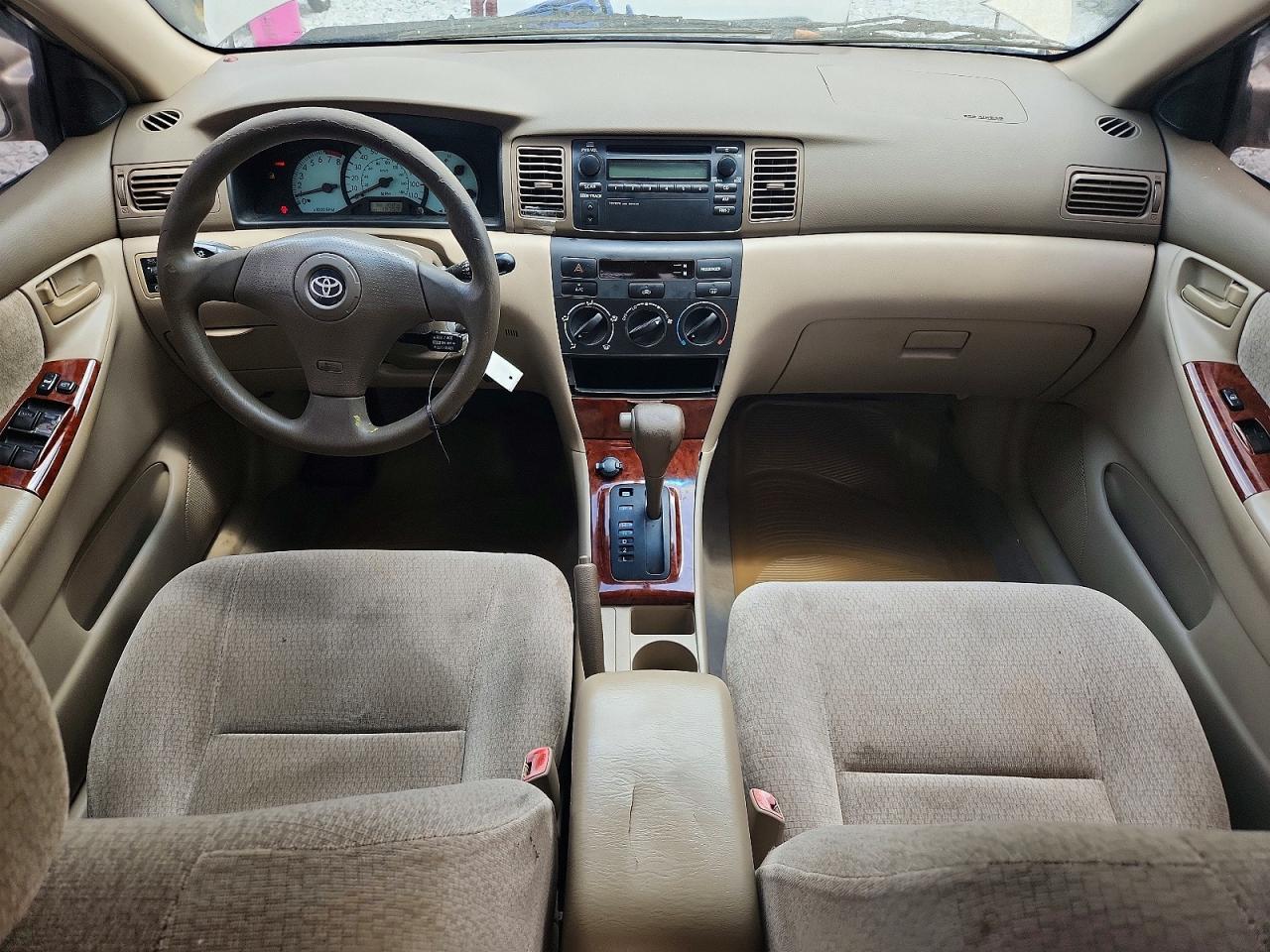 2004 Toyota Corolla Le Золотой vin: 1NXBR32EX4Z318100