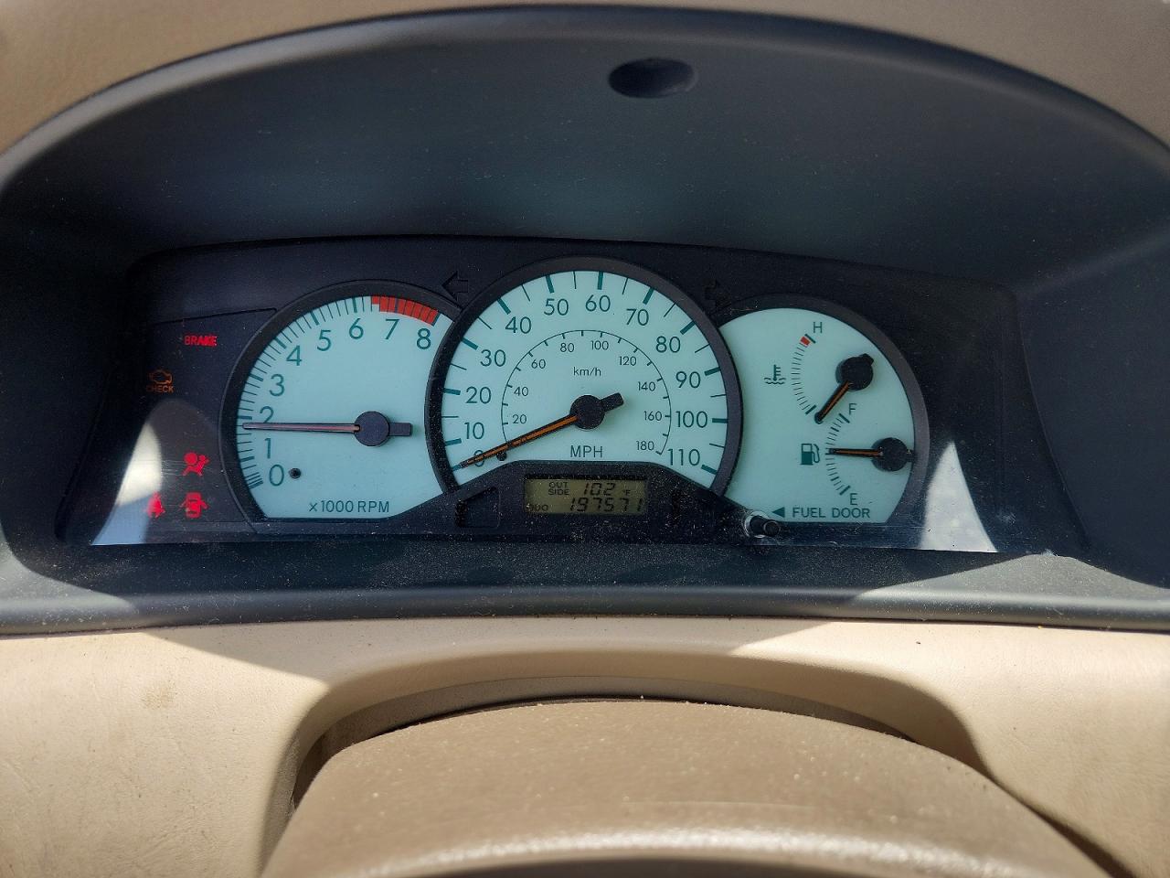 2004 Toyota Corolla Le Золотой vin: 1NXBR32EX4Z318100
