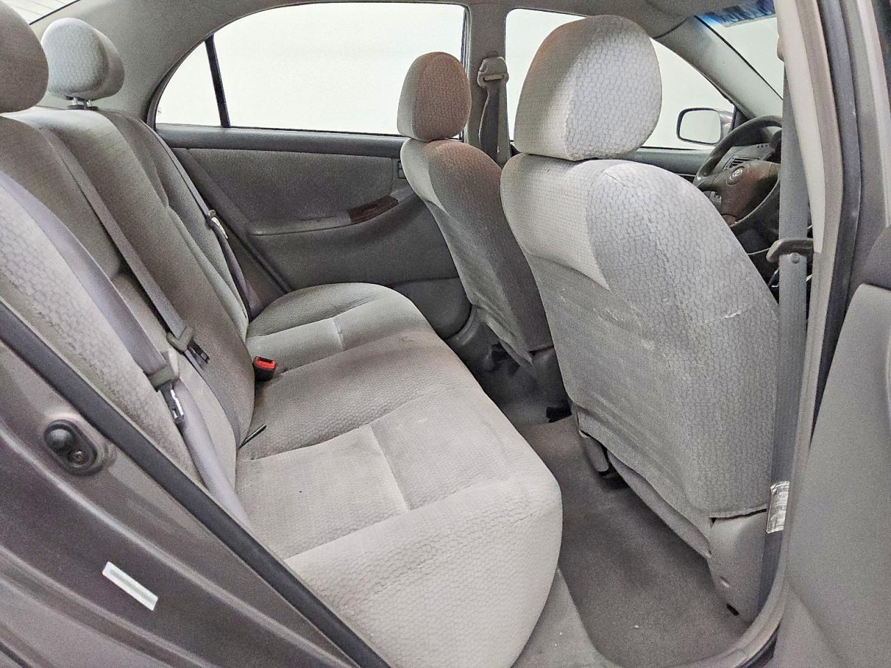 2004 Toyota Corolla Le Gray vin: 1NXBR32EX4Z336600
