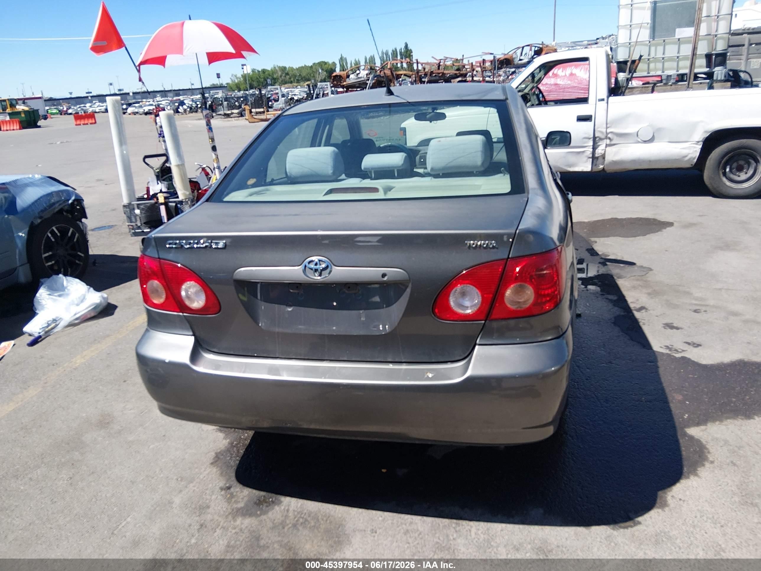 2005 Toyota Corolla Le Gray vin: 1NXBR32EX5Z400572