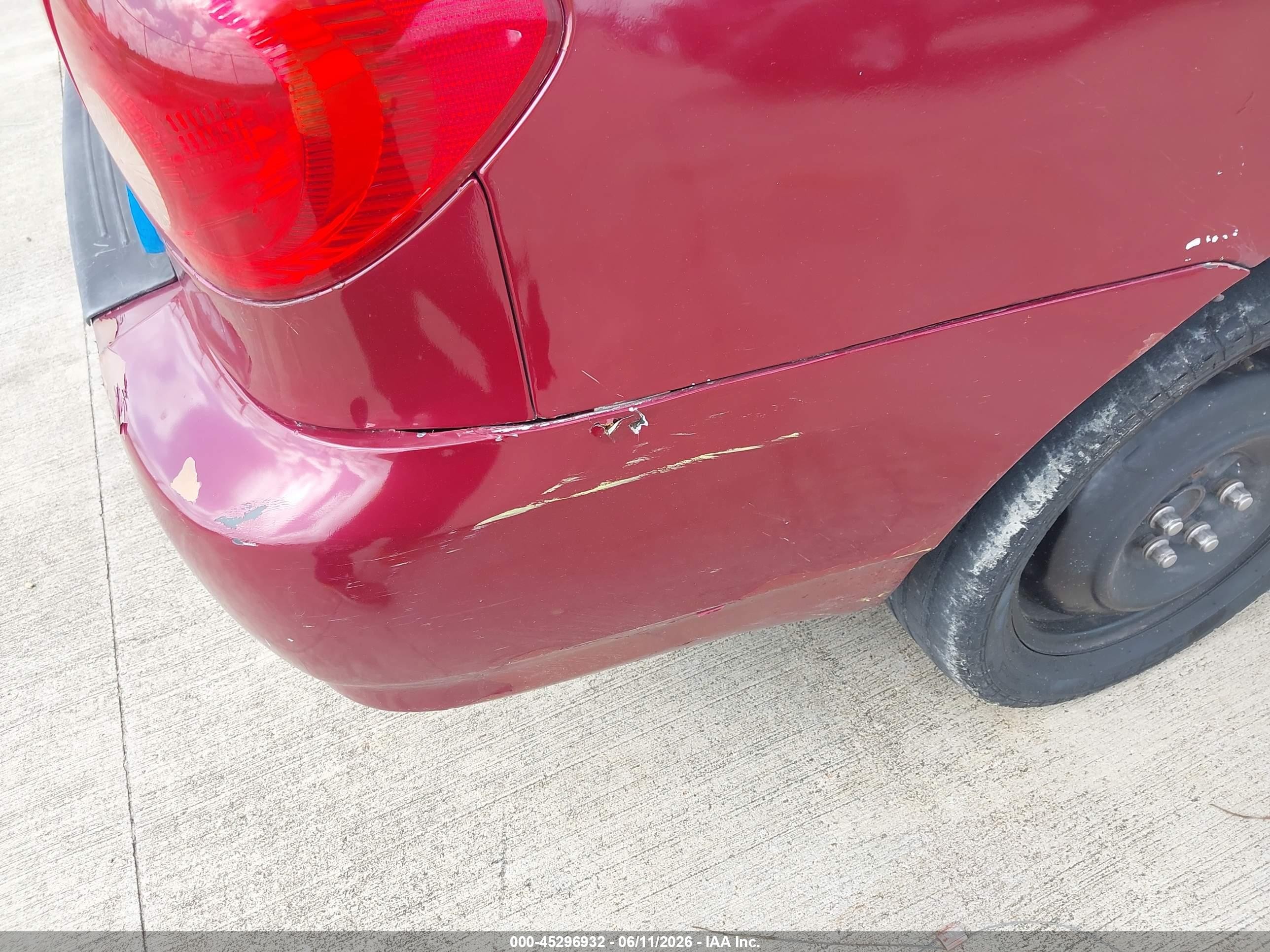 2005 Toyota Corolla Le Maroon vin: 1NXBR32EX5Z400989