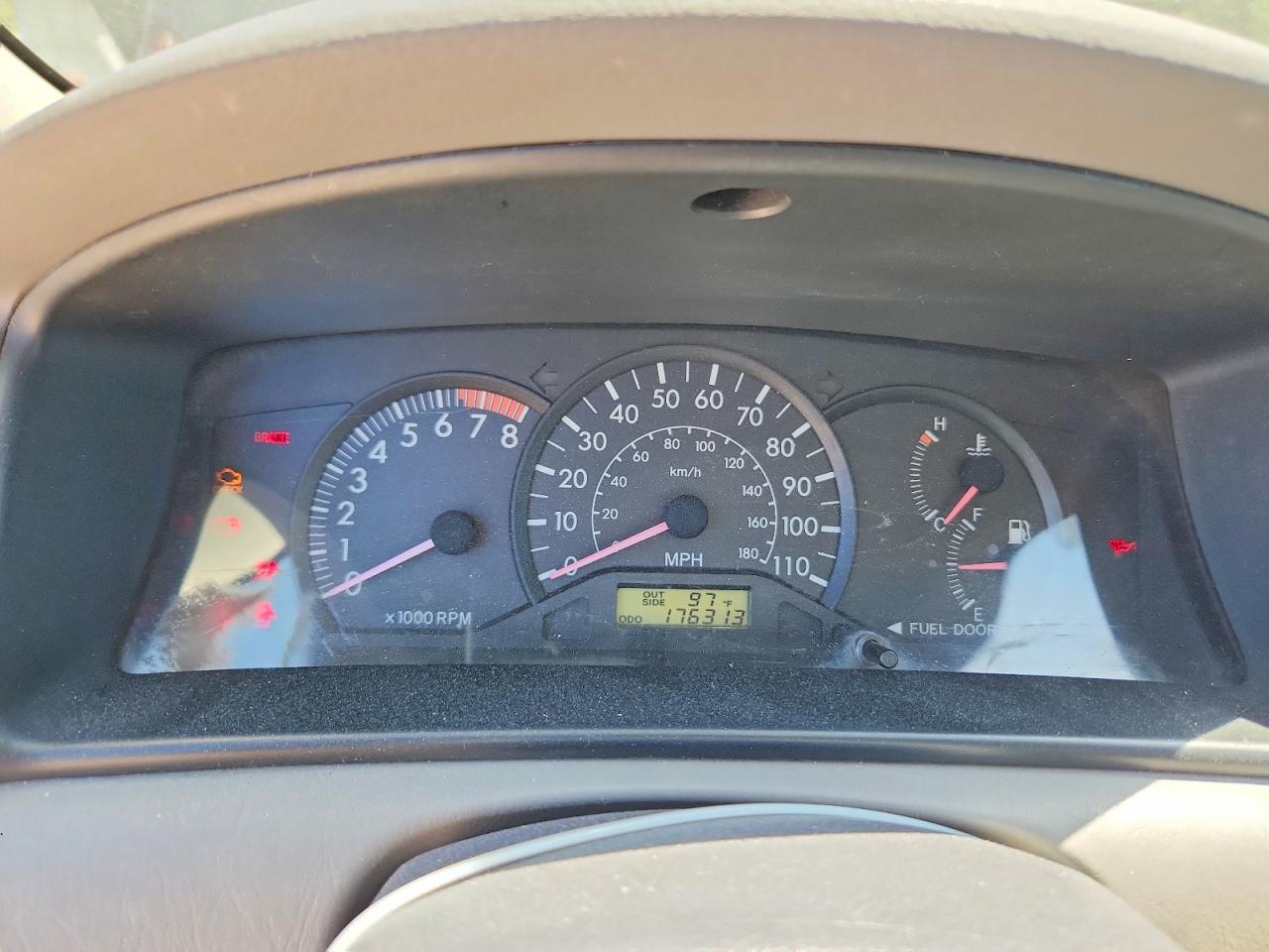 2005 Toyota Corolla Ce Silver vin: 1NXBR32EX5Z459699