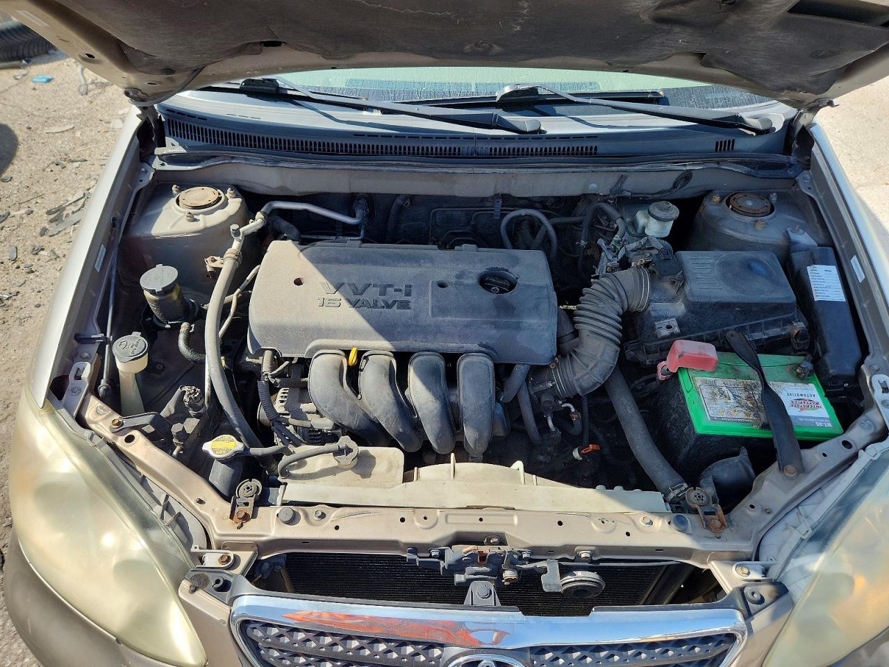 2005 Toyota Corolla Le Gold vin: 1NXBR32EX5Z472646