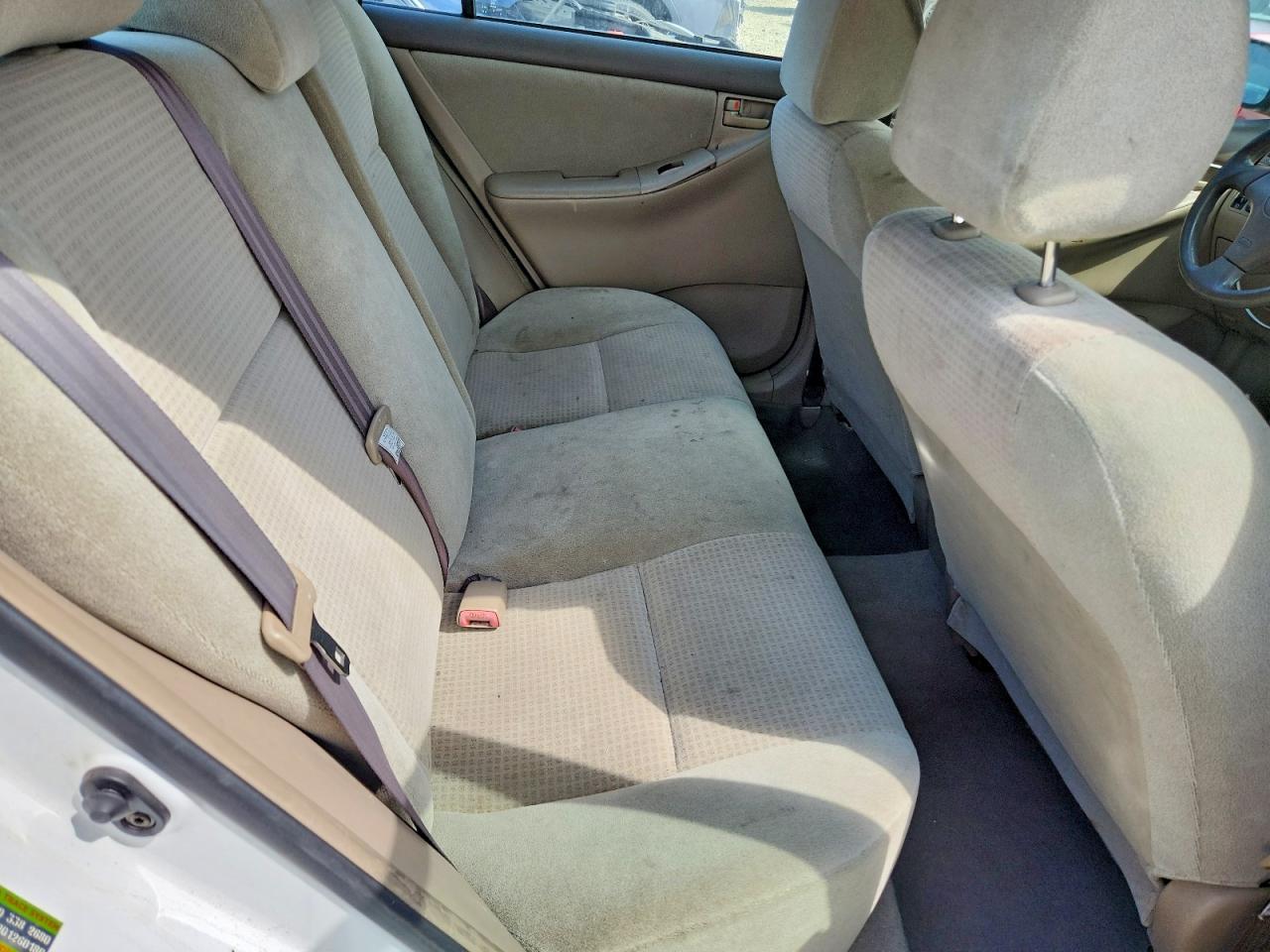 2005 Toyota Corolla Ce White vin: 1NXBR32EX5Z484750