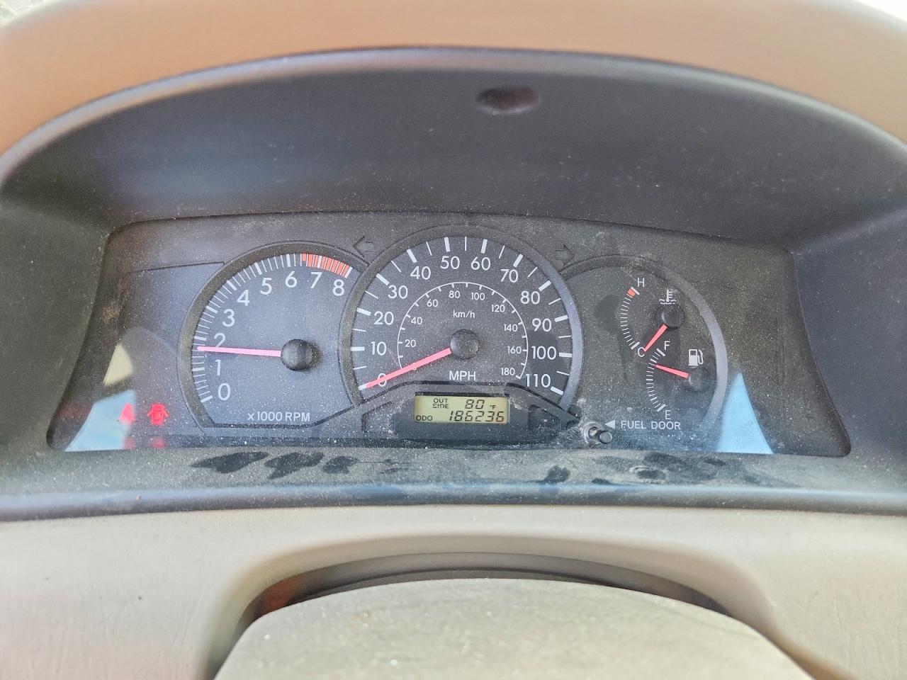 2005 Toyota Corolla Ce White vin: 1NXBR32EX5Z484750