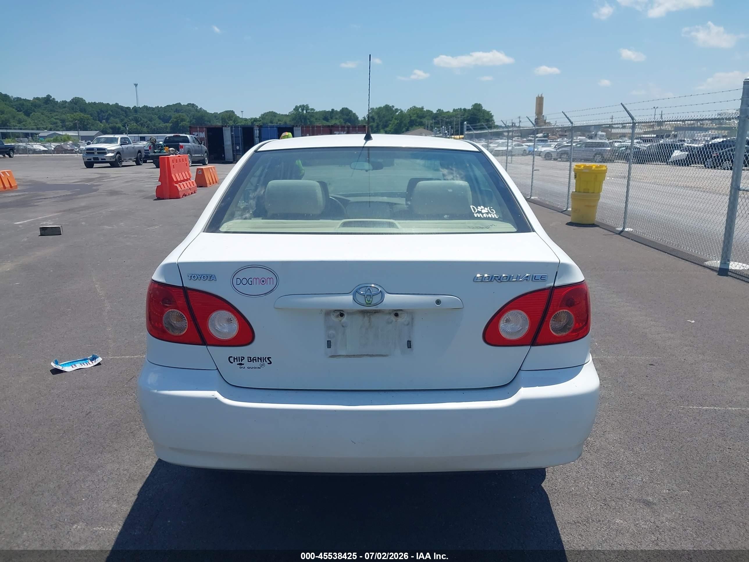 2005 Toyota Corolla Le White vin: 1NXBR32EX5Z485557