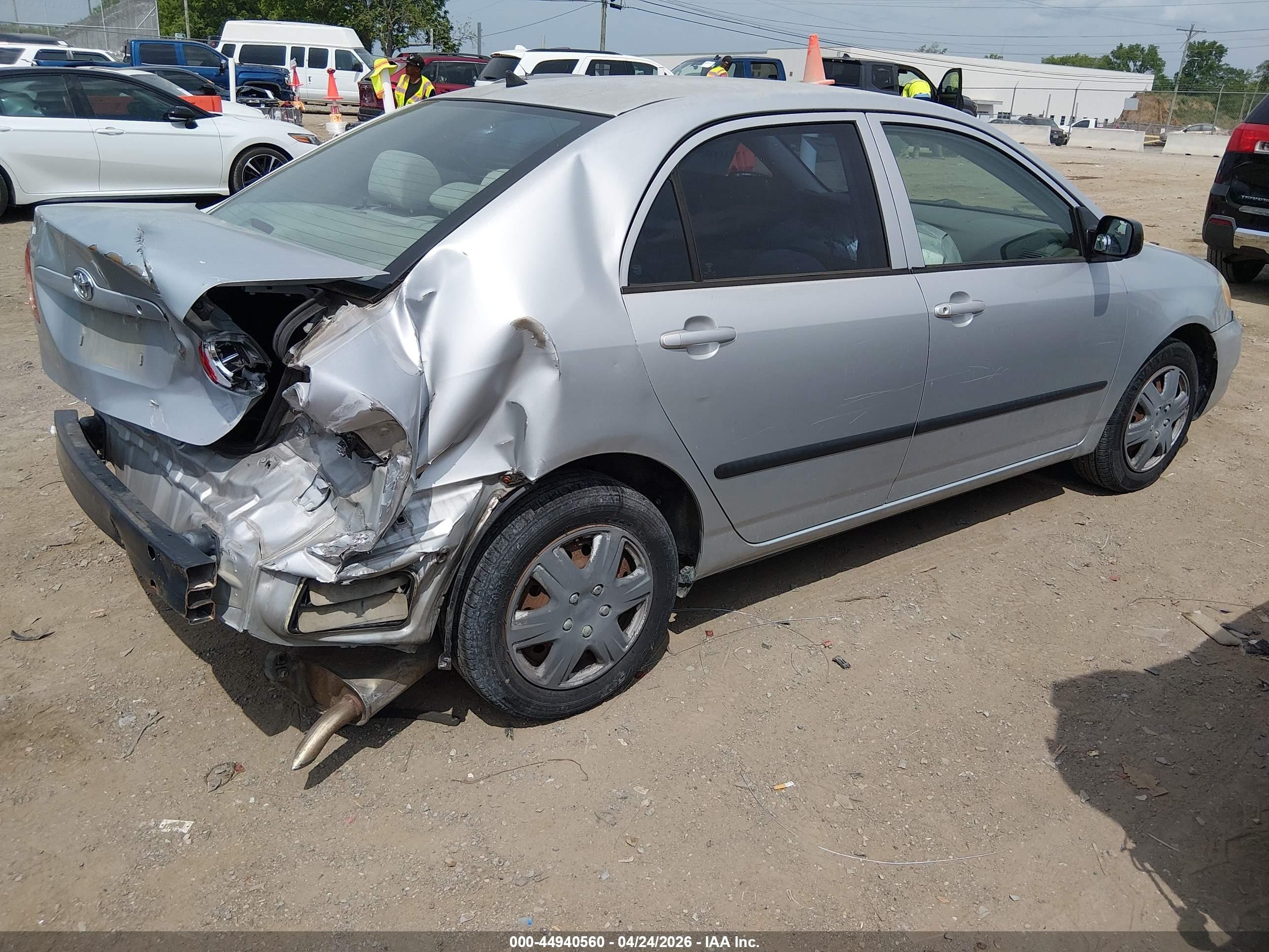 2005 Toyota Corolla Ce Silver vin: 1NXBR32EX5Z517598