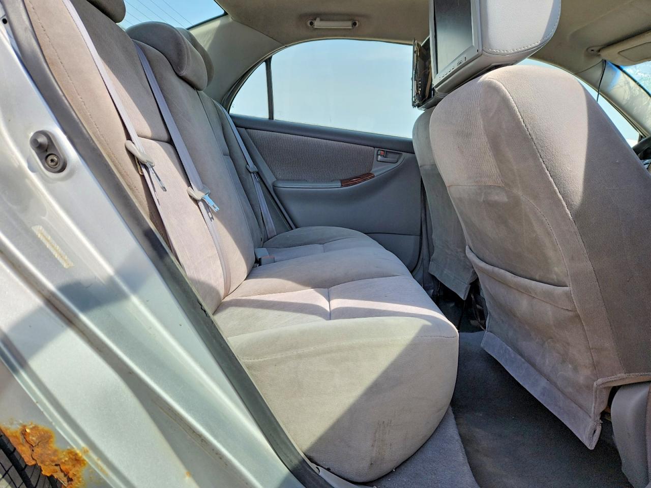 2005 Toyota Corolla Le Silver vin: 1NXBR32EX5Z540914