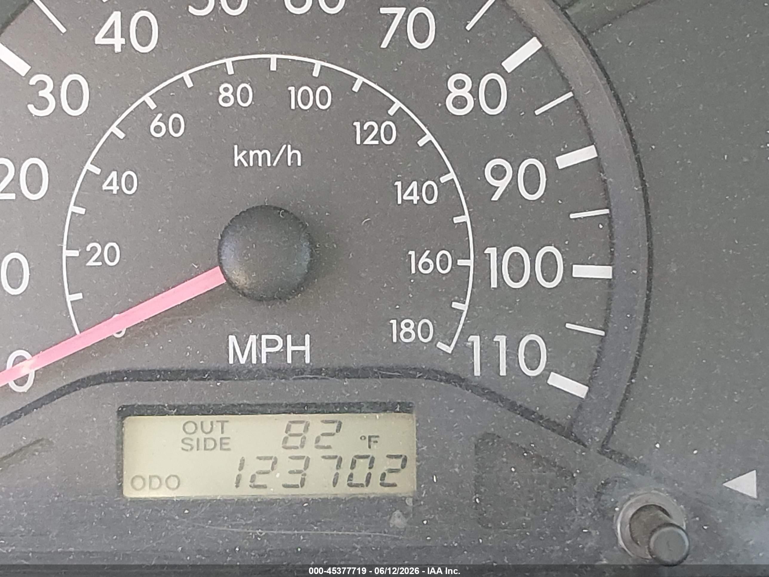 2005 Toyota Corolla Ce Серый vin: 1NXBR32EX5Z547362