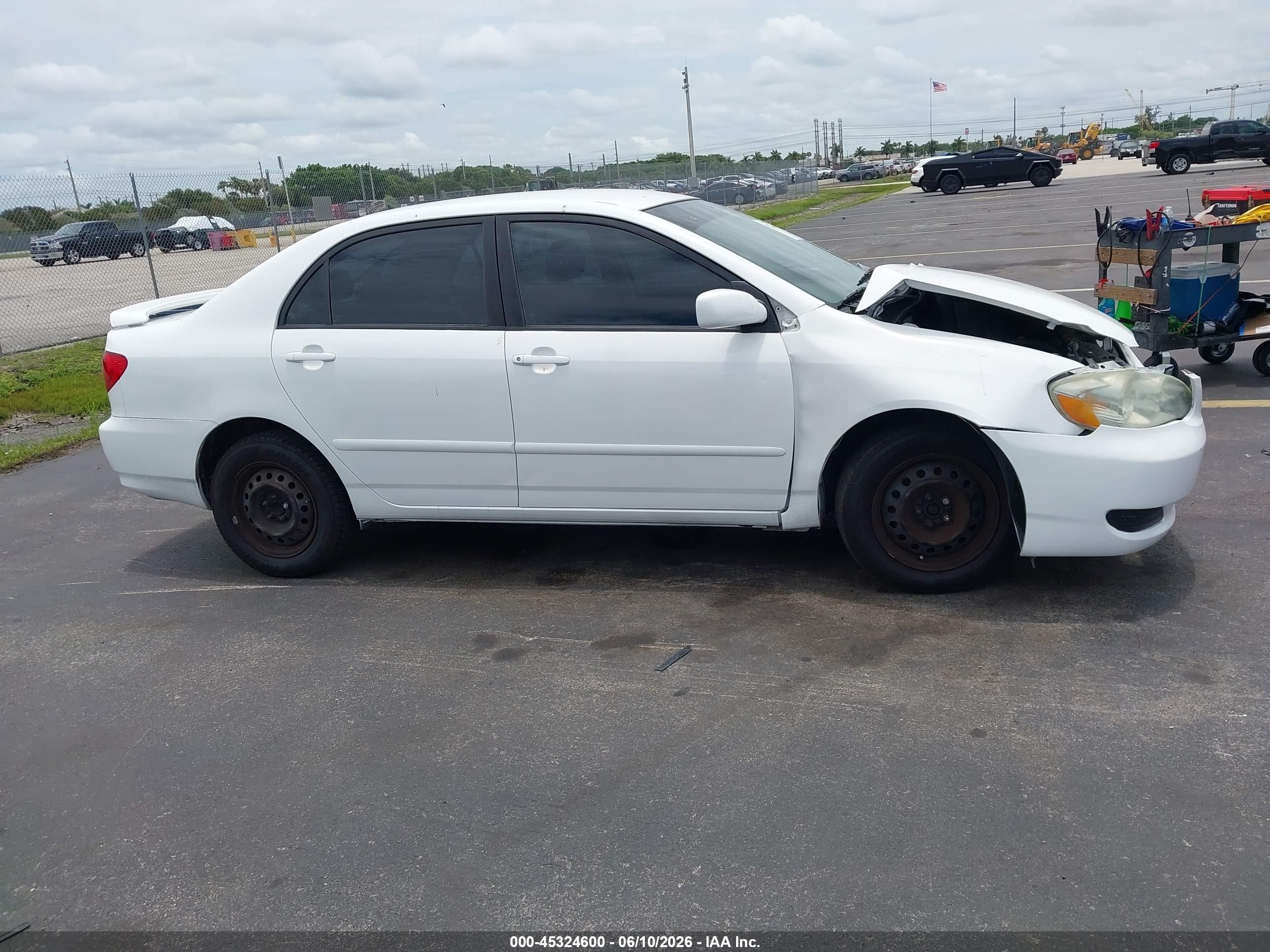 2006 Toyota Corolla Le White vin: 1NXBR32EX6Z584770