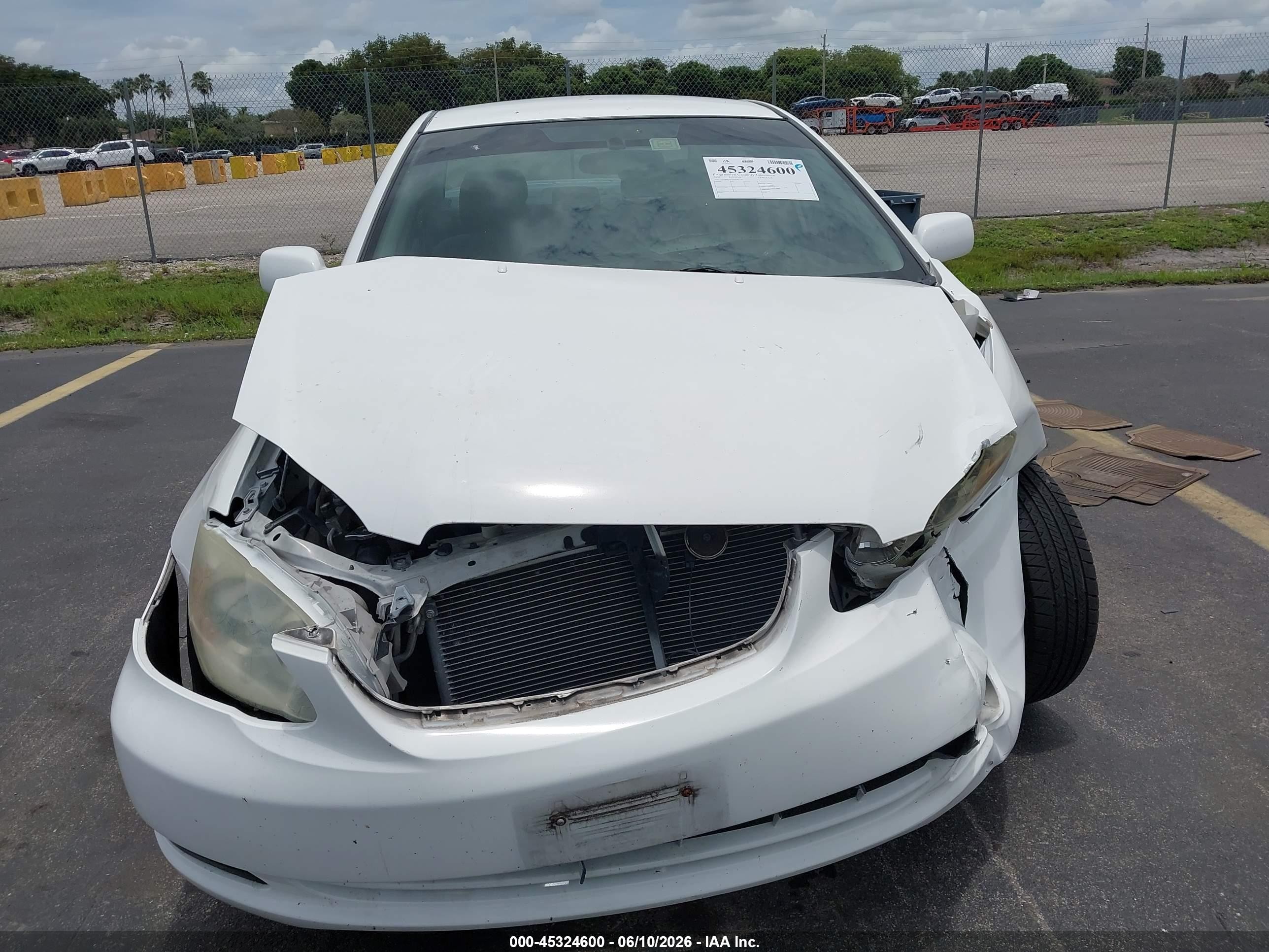 2006 Toyota Corolla Le White vin: 1NXBR32EX6Z584770
