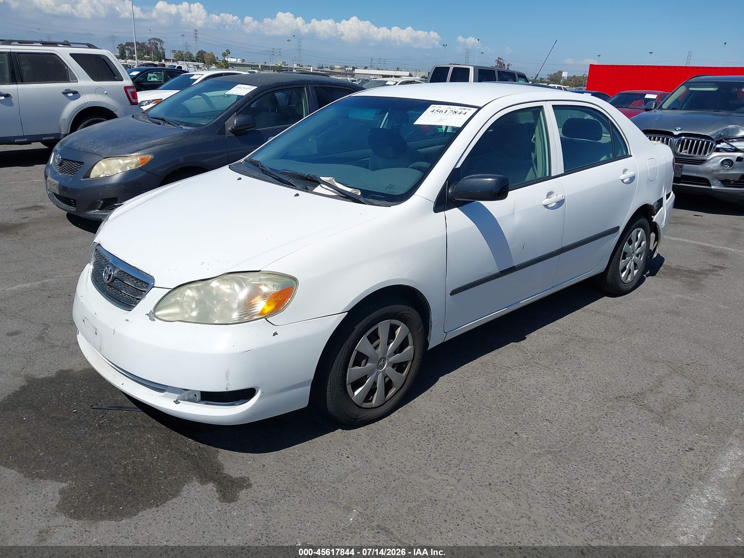2007 Toyota Corolla Ce White vin: 1NXBR32EX7Z776837