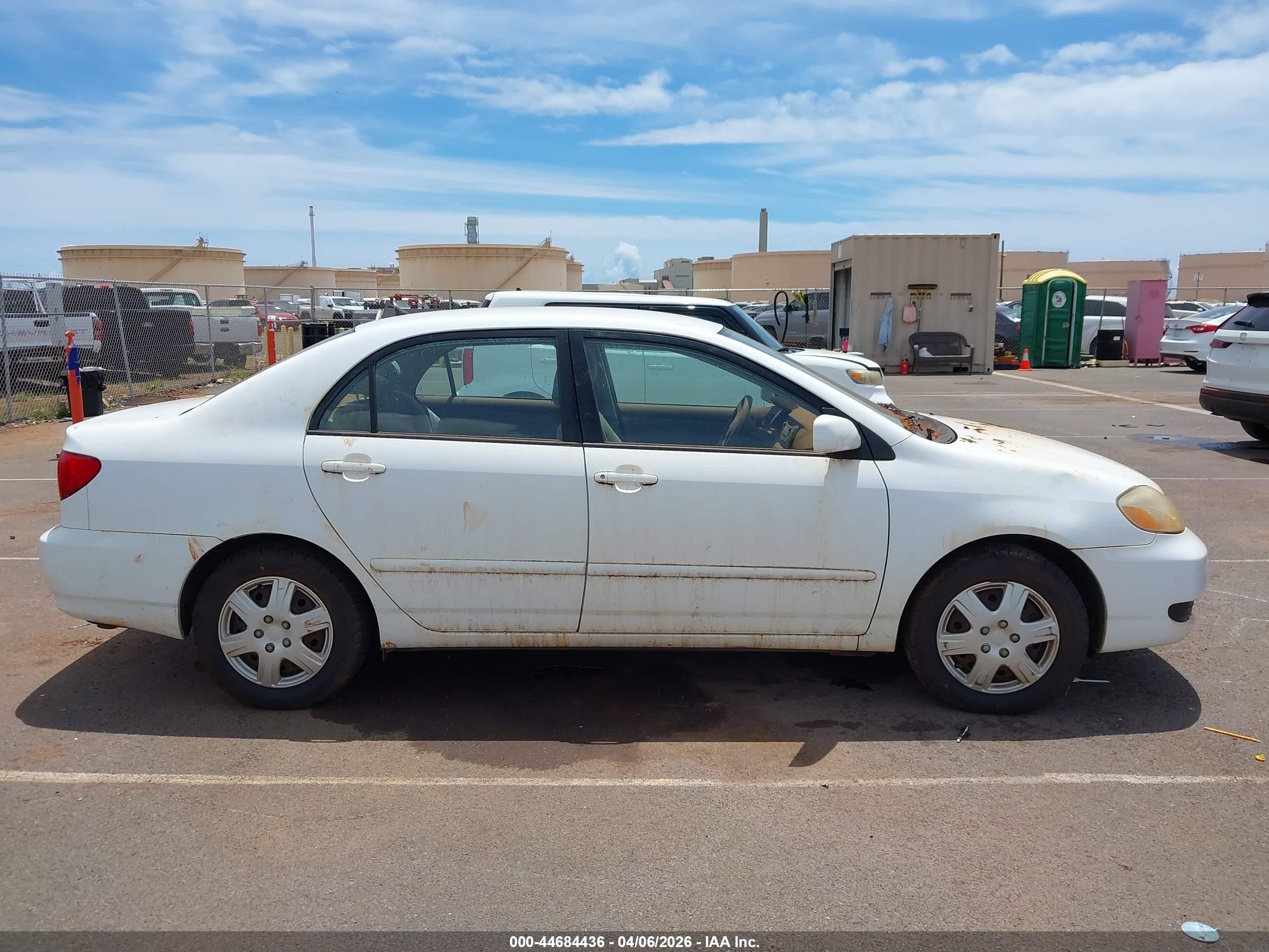 2008 Toyota Corolla Le White vin: 1NXBR32EX8Z012973