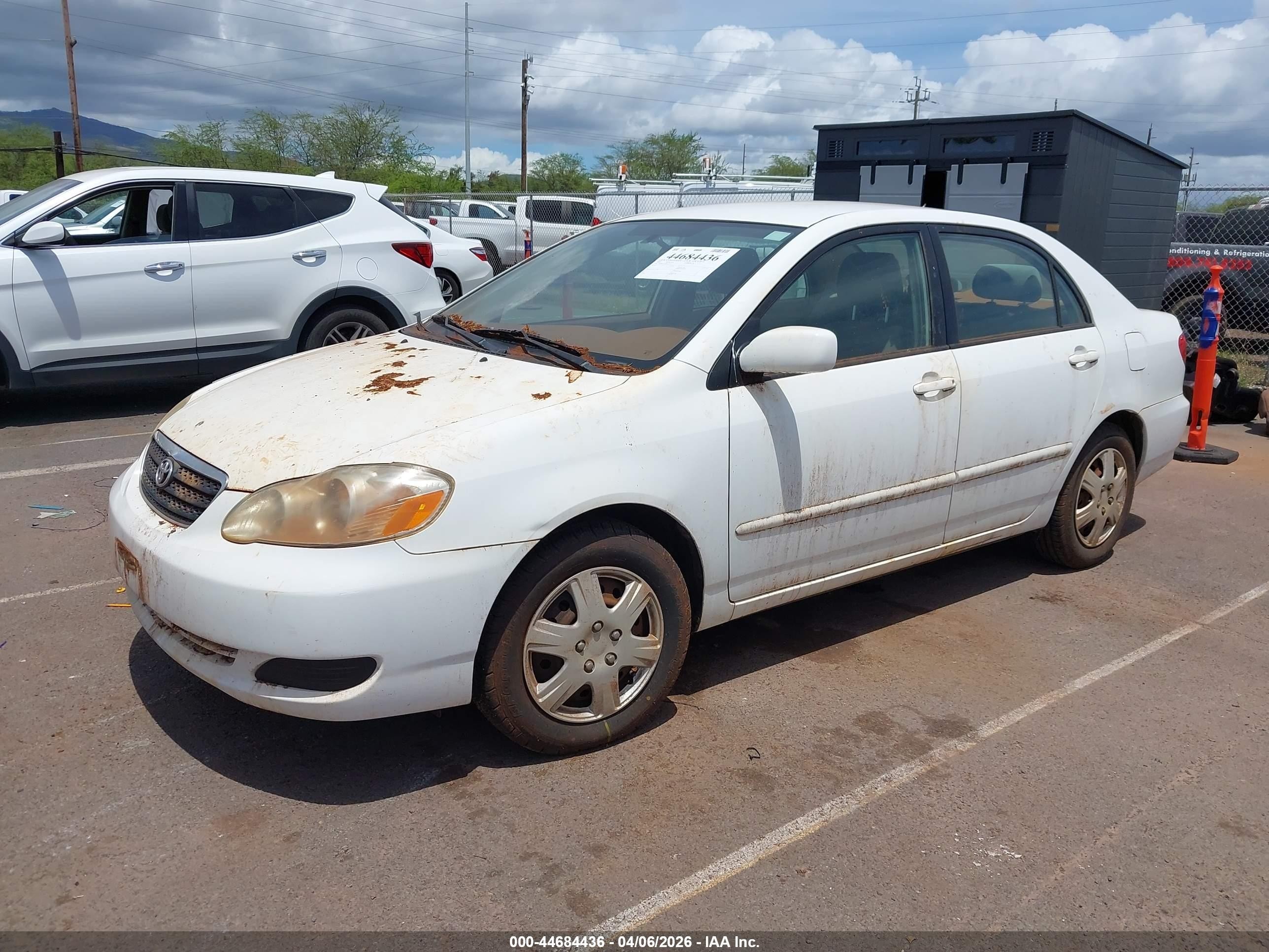 2008 Toyota Corolla Le White vin: 1NXBR32EX8Z012973