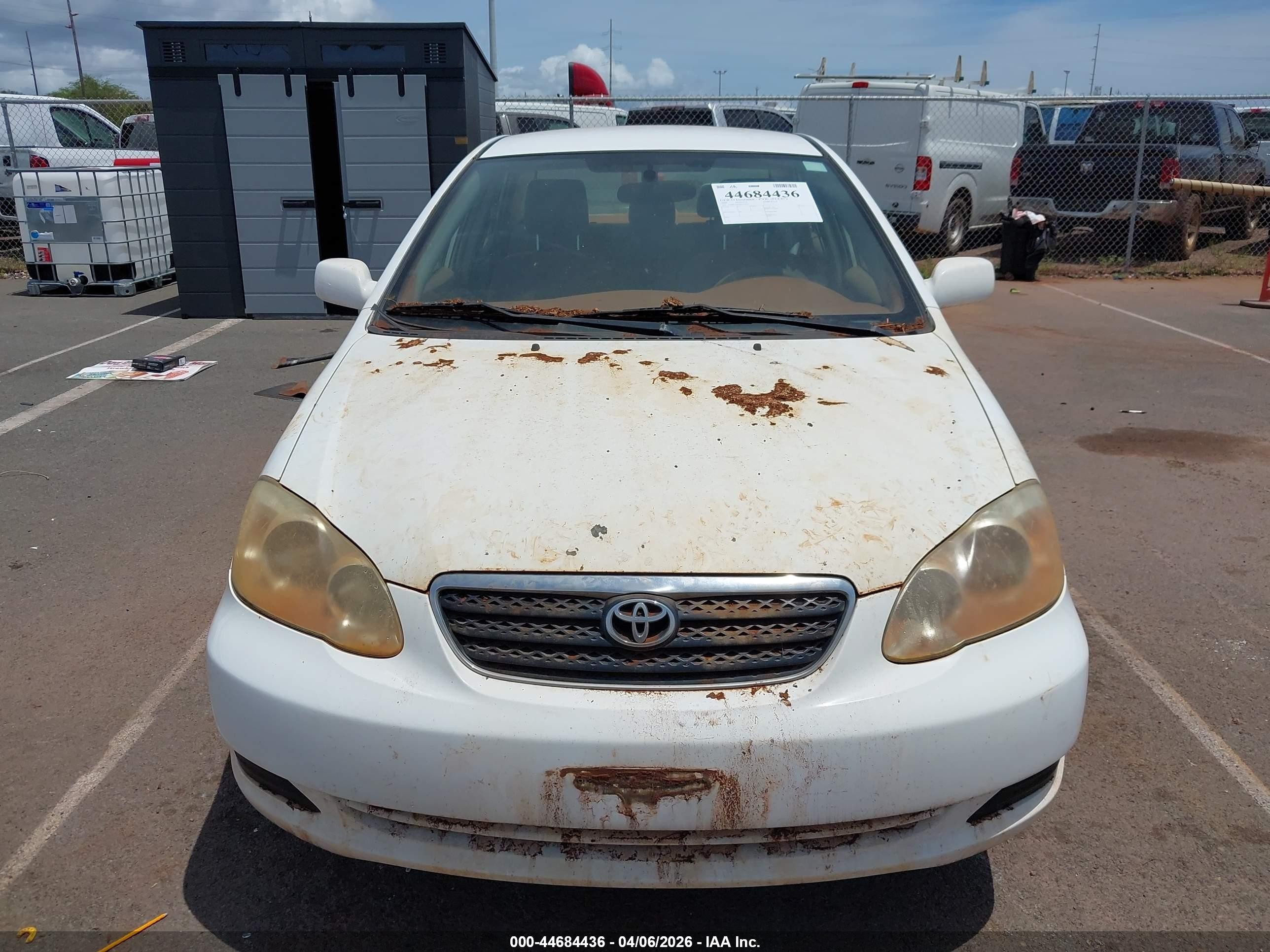 2008 Toyota Corolla Le White vin: 1NXBR32EX8Z012973