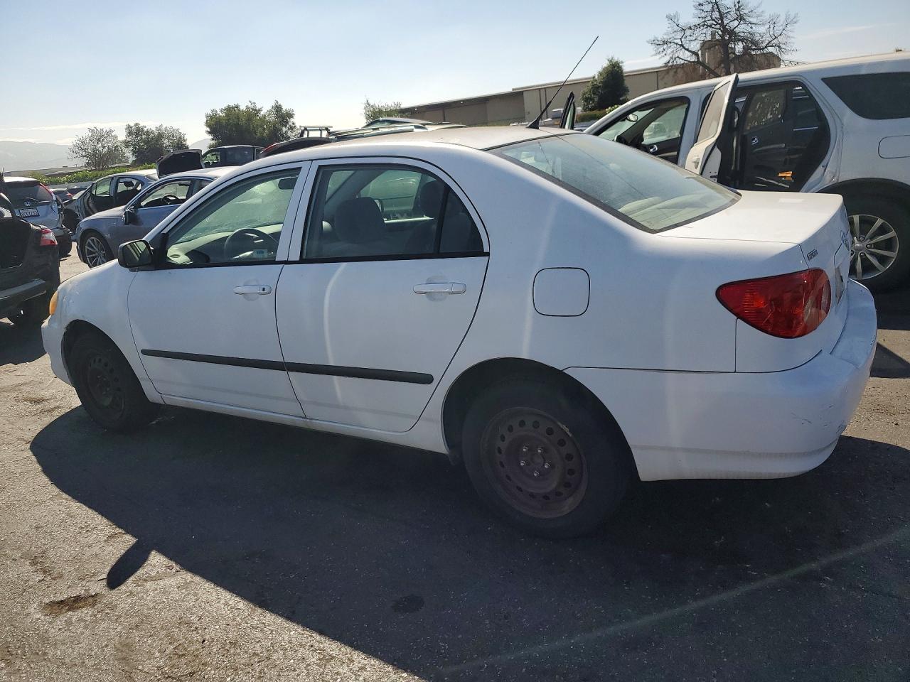 2008 Toyota Corolla Ce White vin: 1NXBR32EX8Z016327