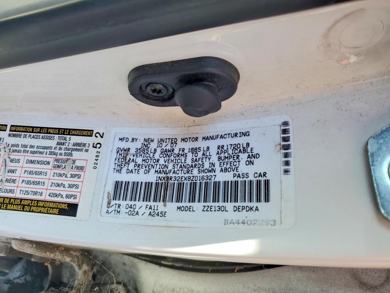 2008 Toyota Corolla Ce White vin: 1NXBR32EX8Z016327