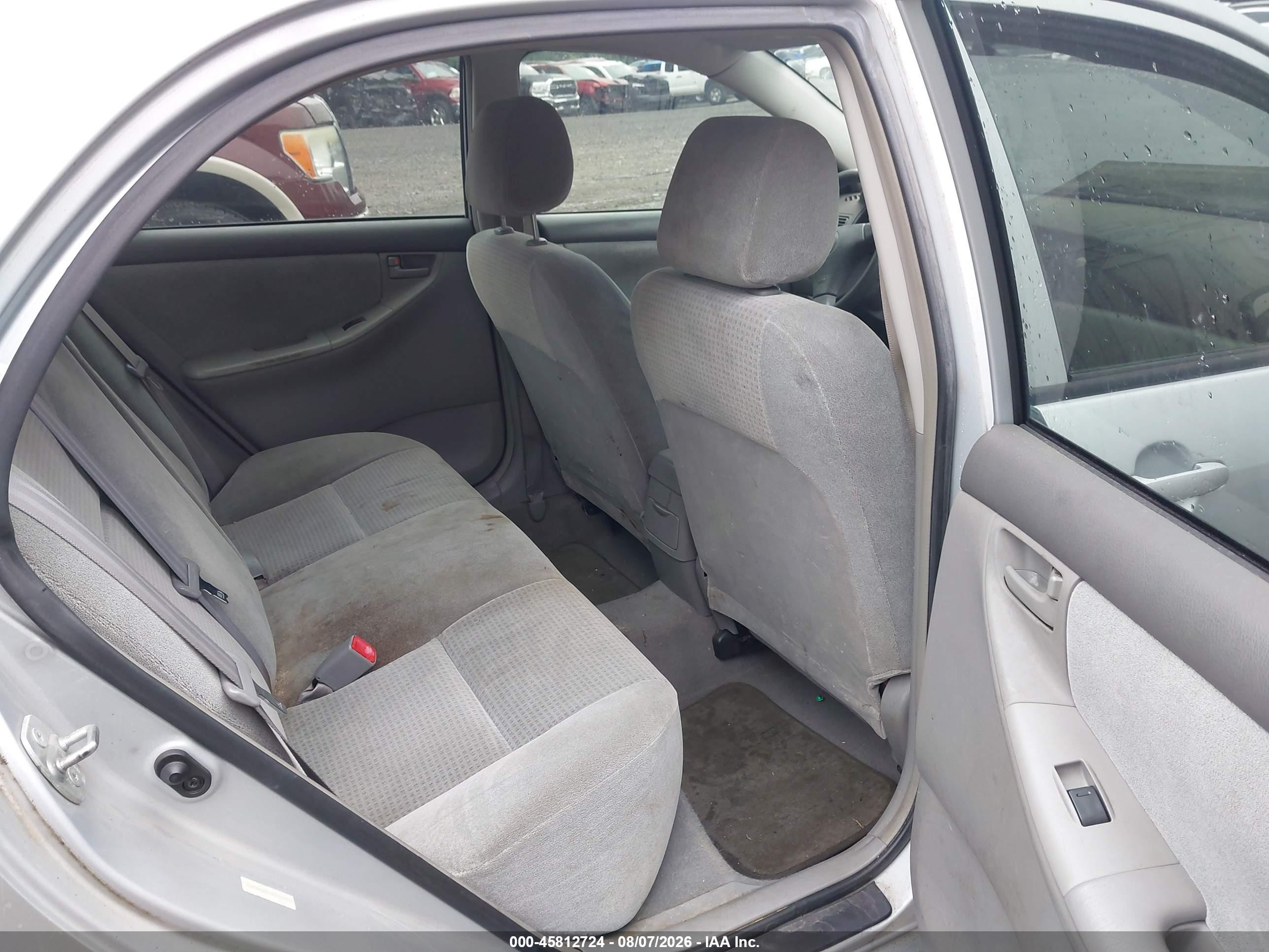 2008 Toyota Corolla Ce Silver vin: 1NXBR32EX8Z023522