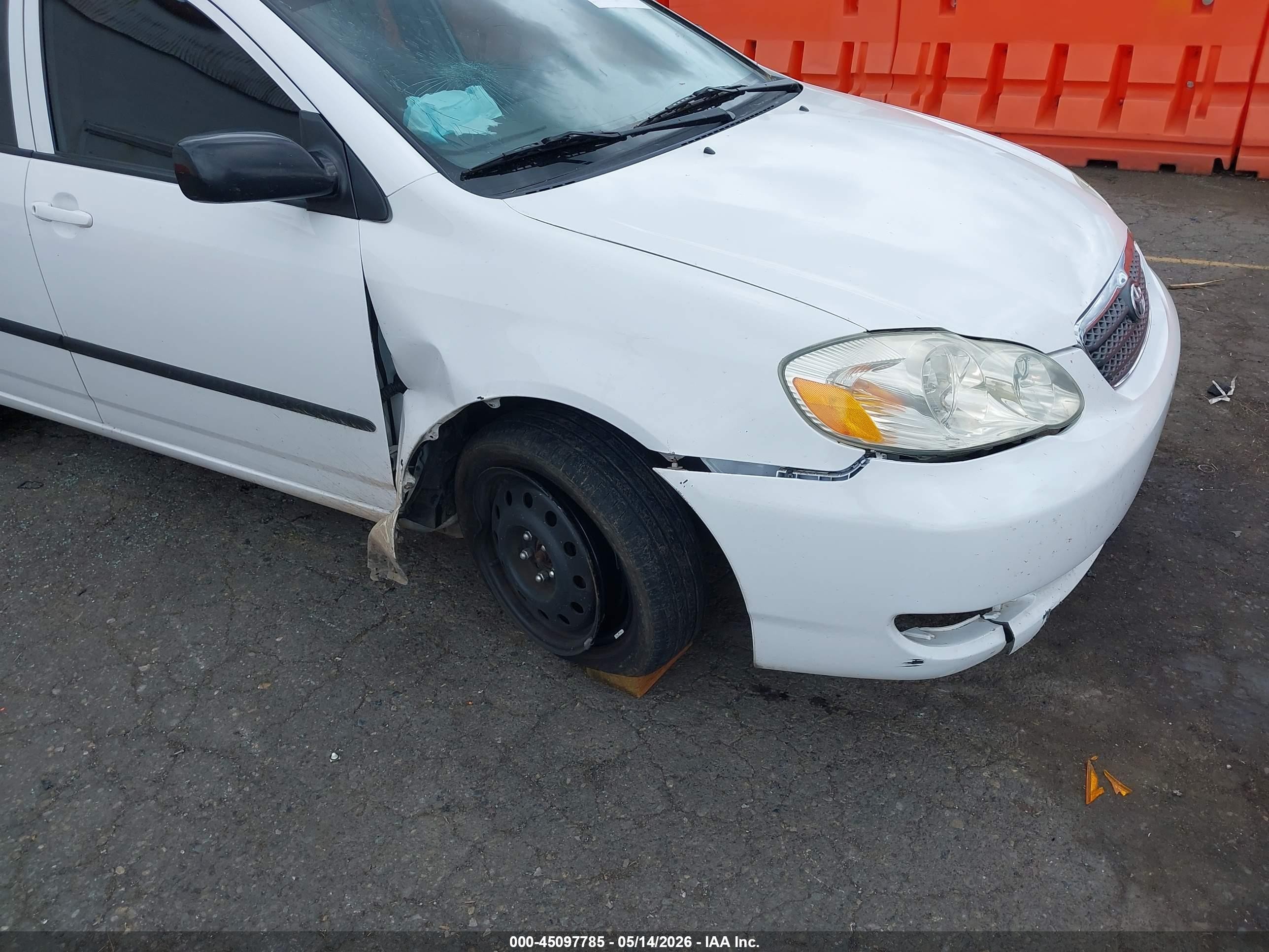 2008 Toyota Corolla Ce White vin: 1NXBR32EX8Z024024