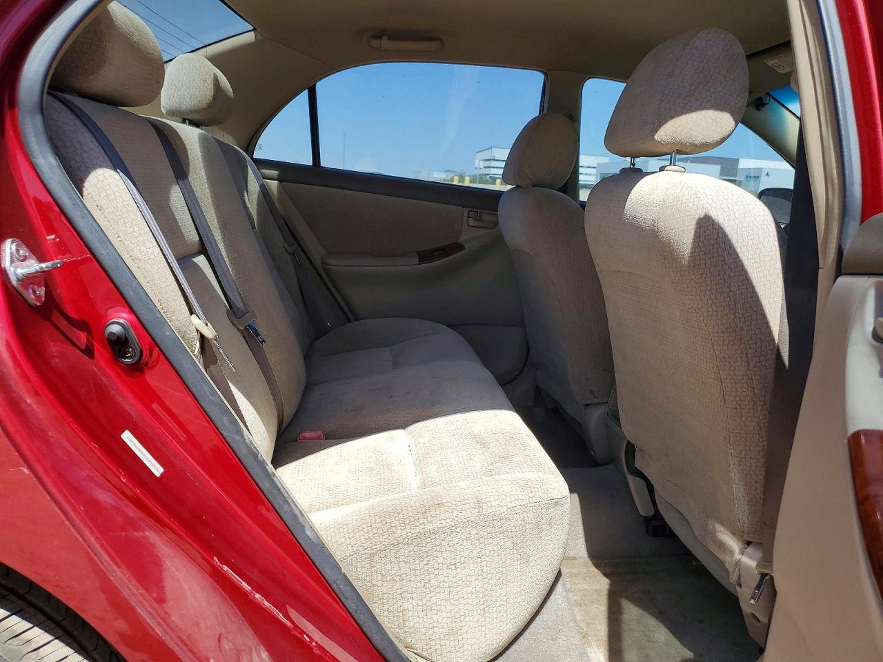 2004 Toyota Corolla Le Красный vin: 1NXBR38E74Z304159