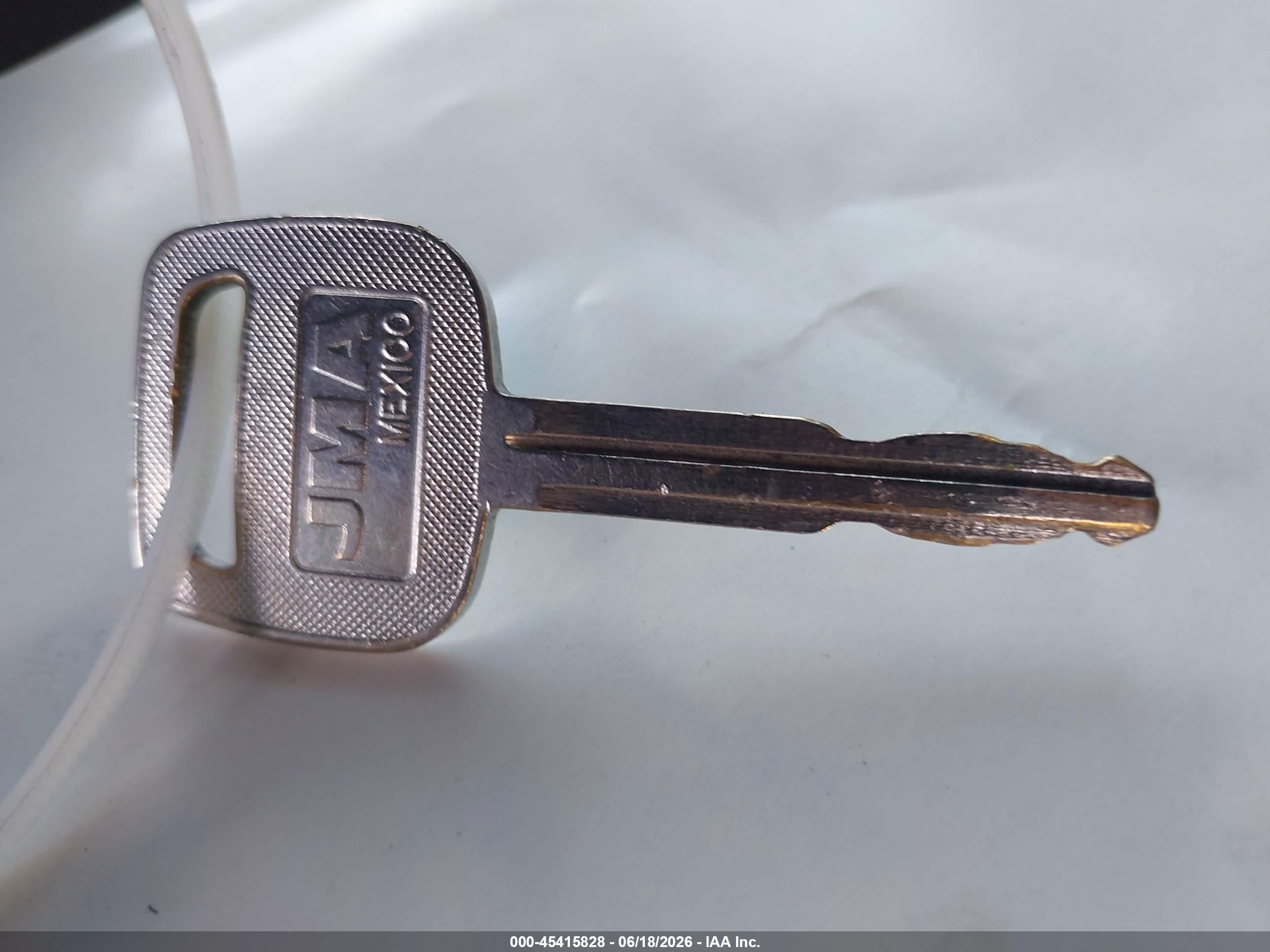 2003 Toyota Corolla Ce Silver vin: 1NXBR38EX3Z148908