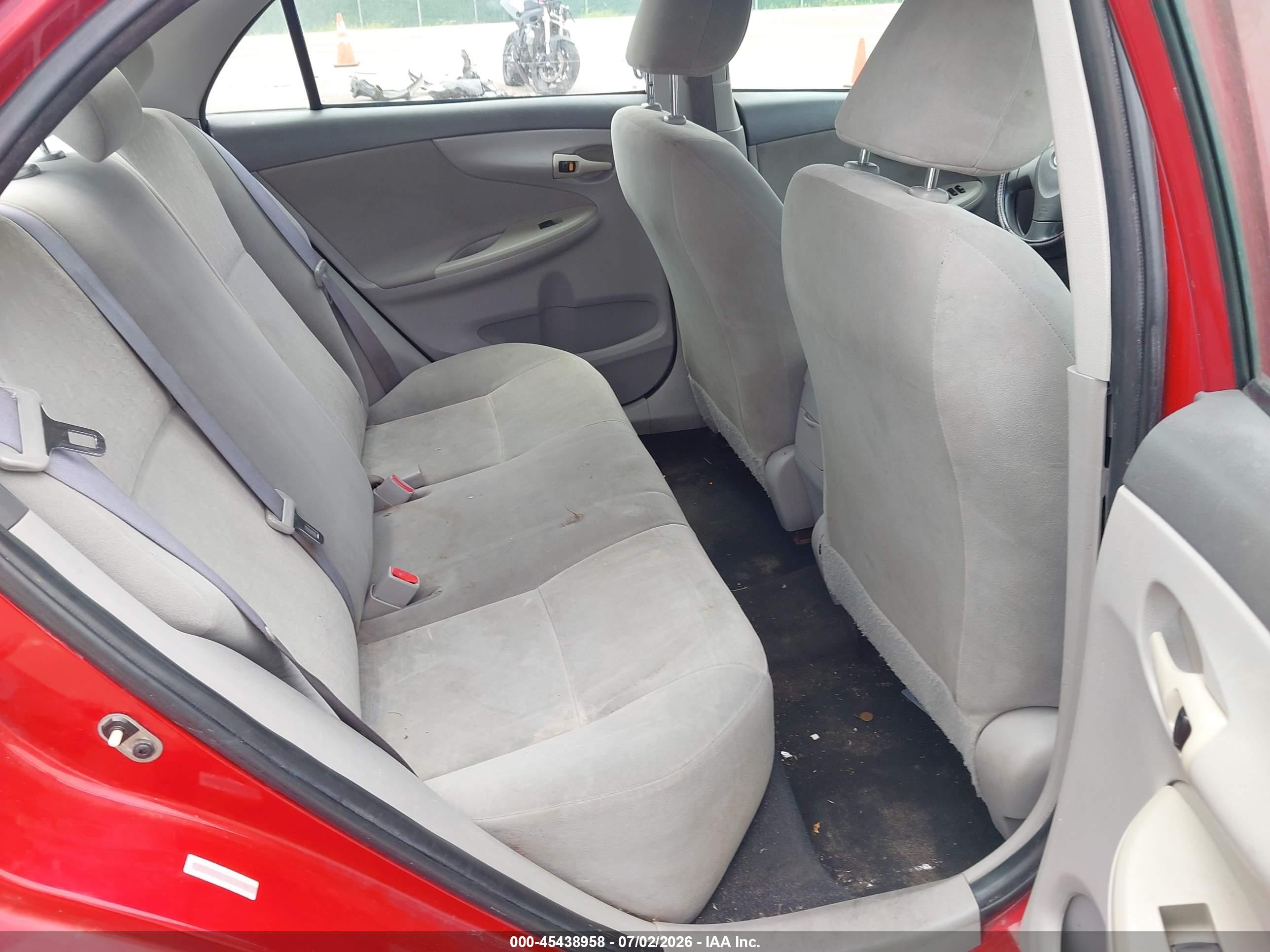 2009 Toyota Corolla Le Red vin: 1NXBU40E09Z036191