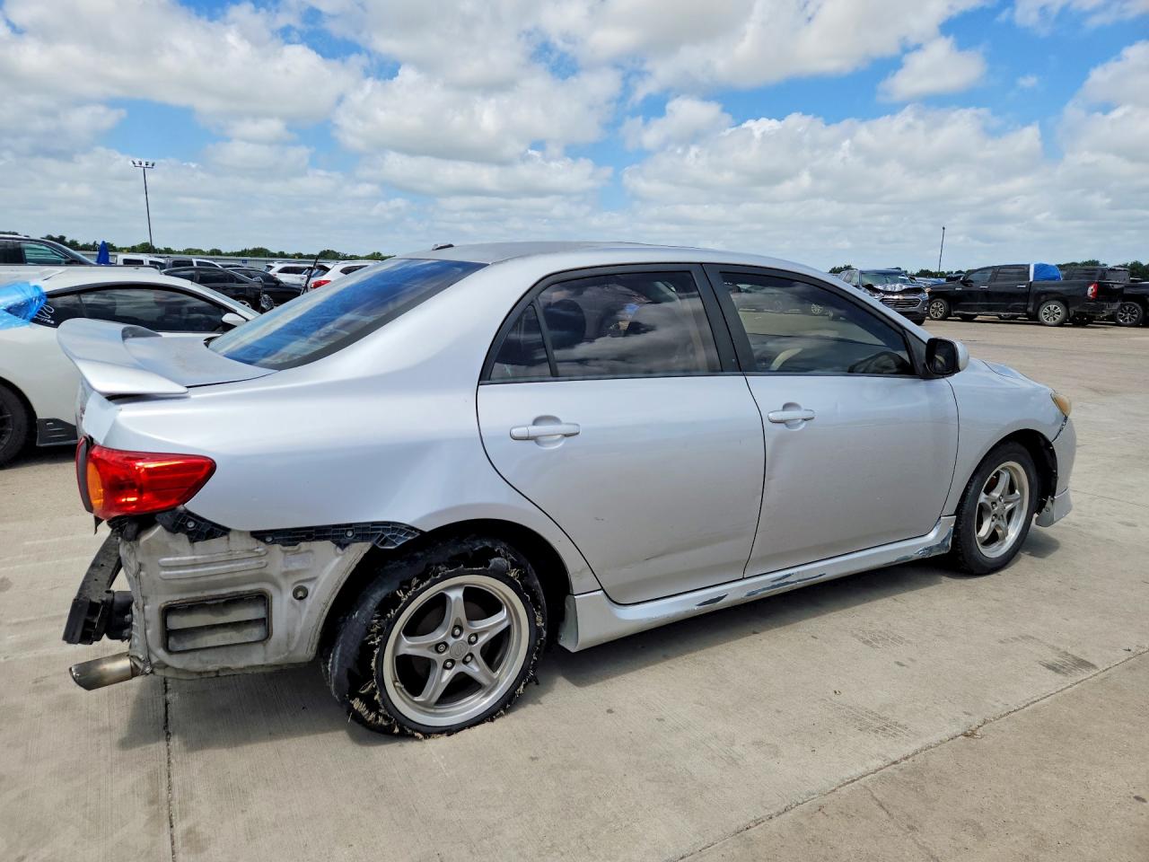 2009 Toyota Corolla S Silver vin: 1NXBU40E09Z067201