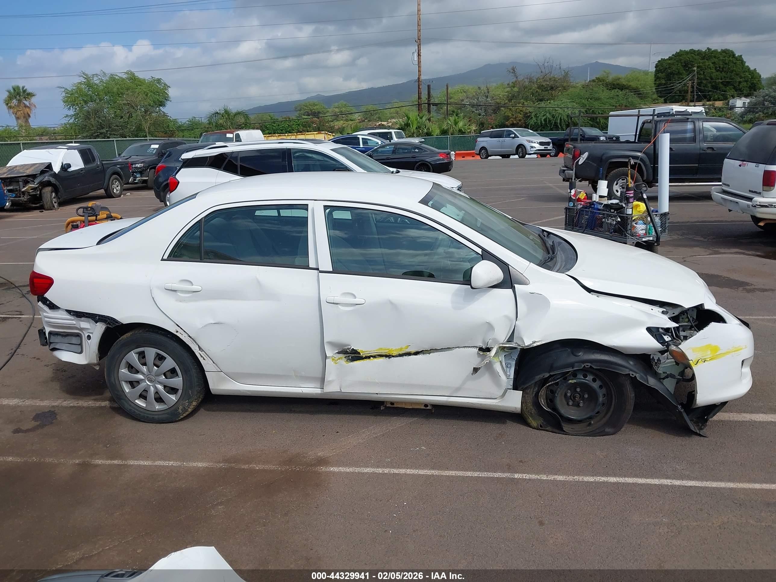 2009 Toyota Corolla Le Белый vin: 1NXBU40E09Z076688