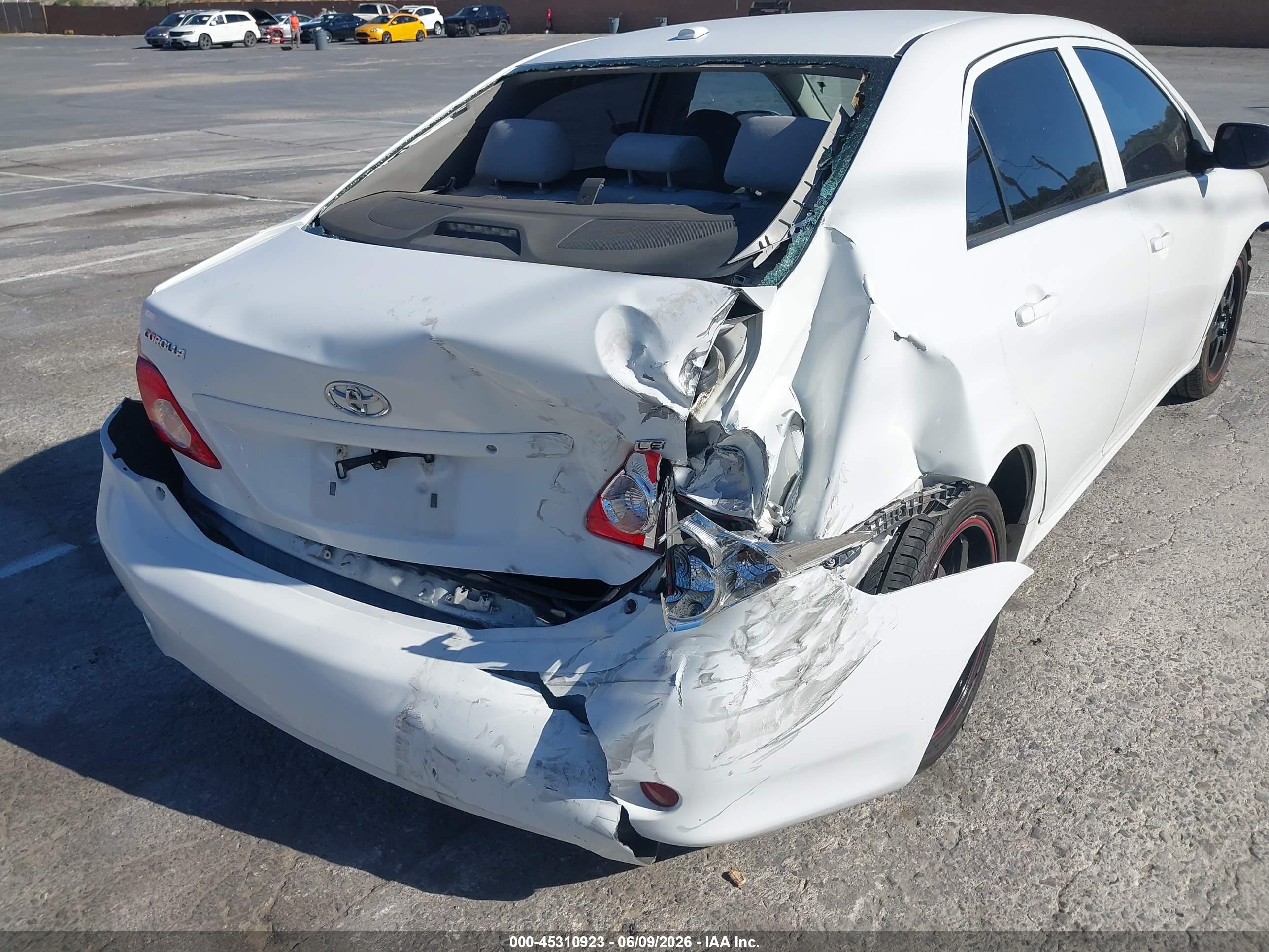 2009 Toyota Corolla Le White vin: 1NXBU40E09Z079560