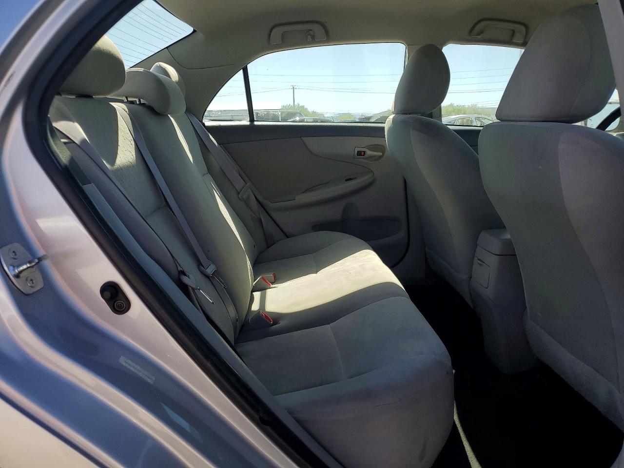 2009 Toyota Corolla Le Silver vin: 1NXBU40E09Z109561