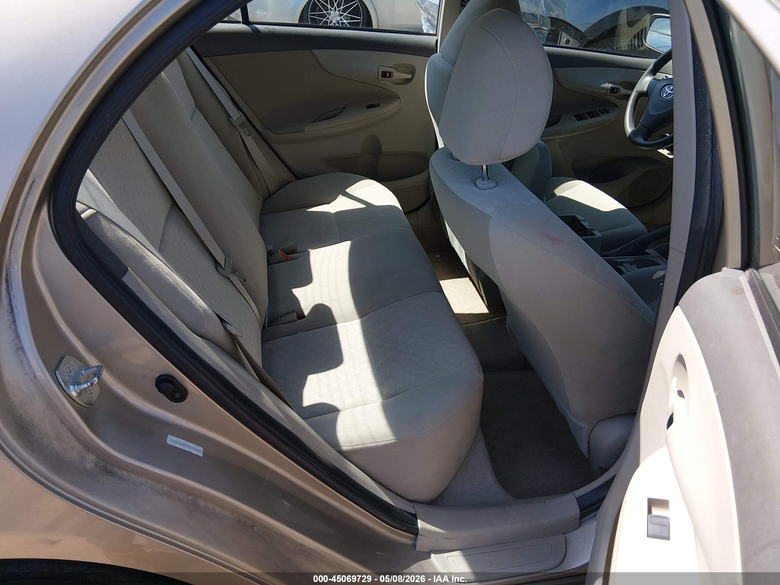 2009 Toyota Corolla Le Brown vin: 1NXBU40E09Z122066