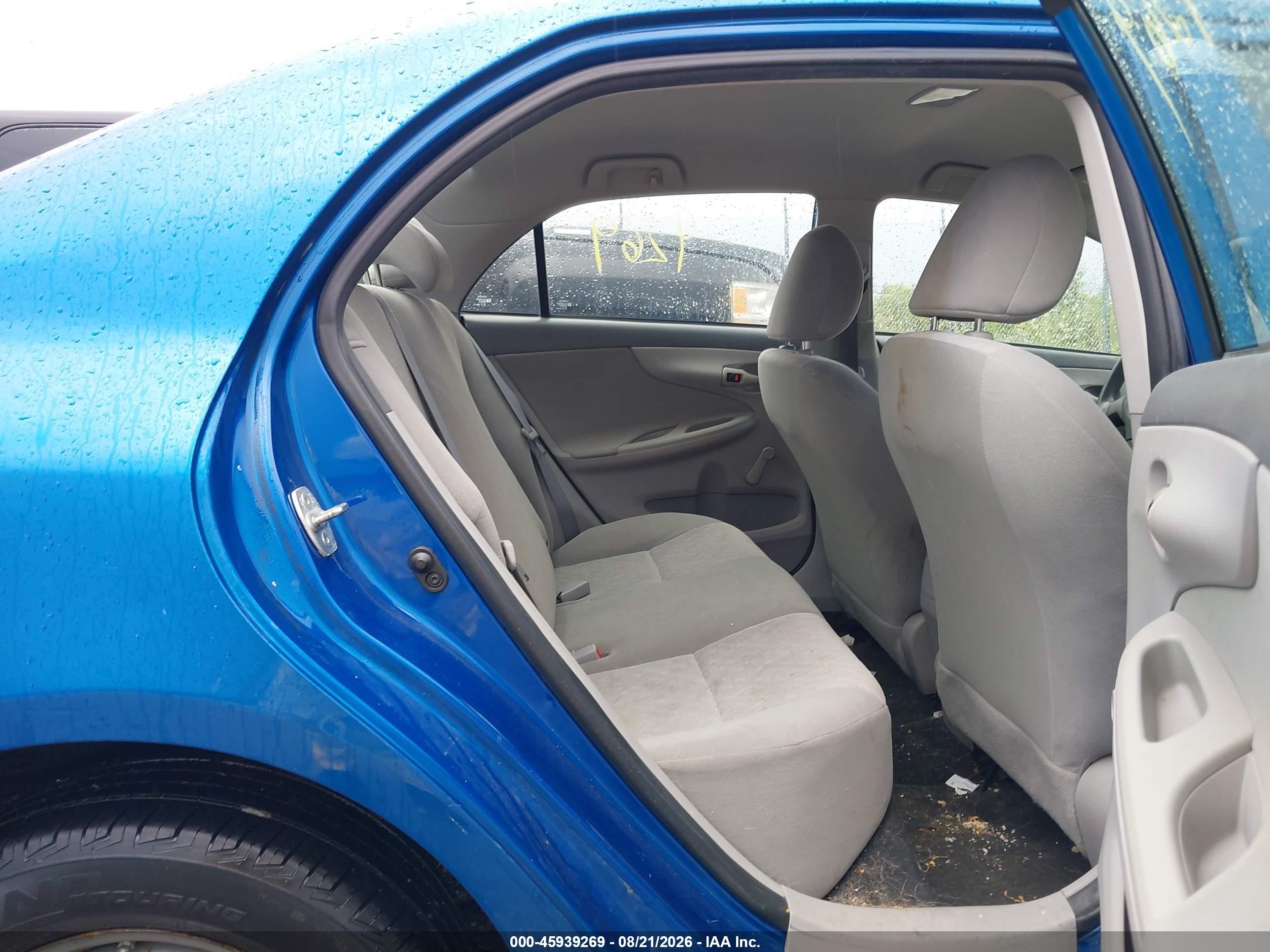 2009 Toyota Corolla   Blue vin: 1NXBU40E09Z149428