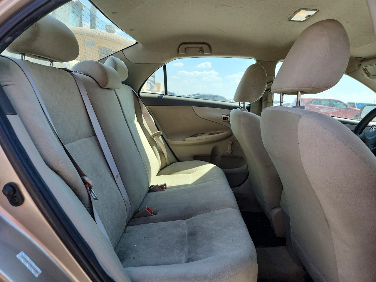 2009 Toyota Corolla Base Silver vin: 1NXBU40E19Z045398