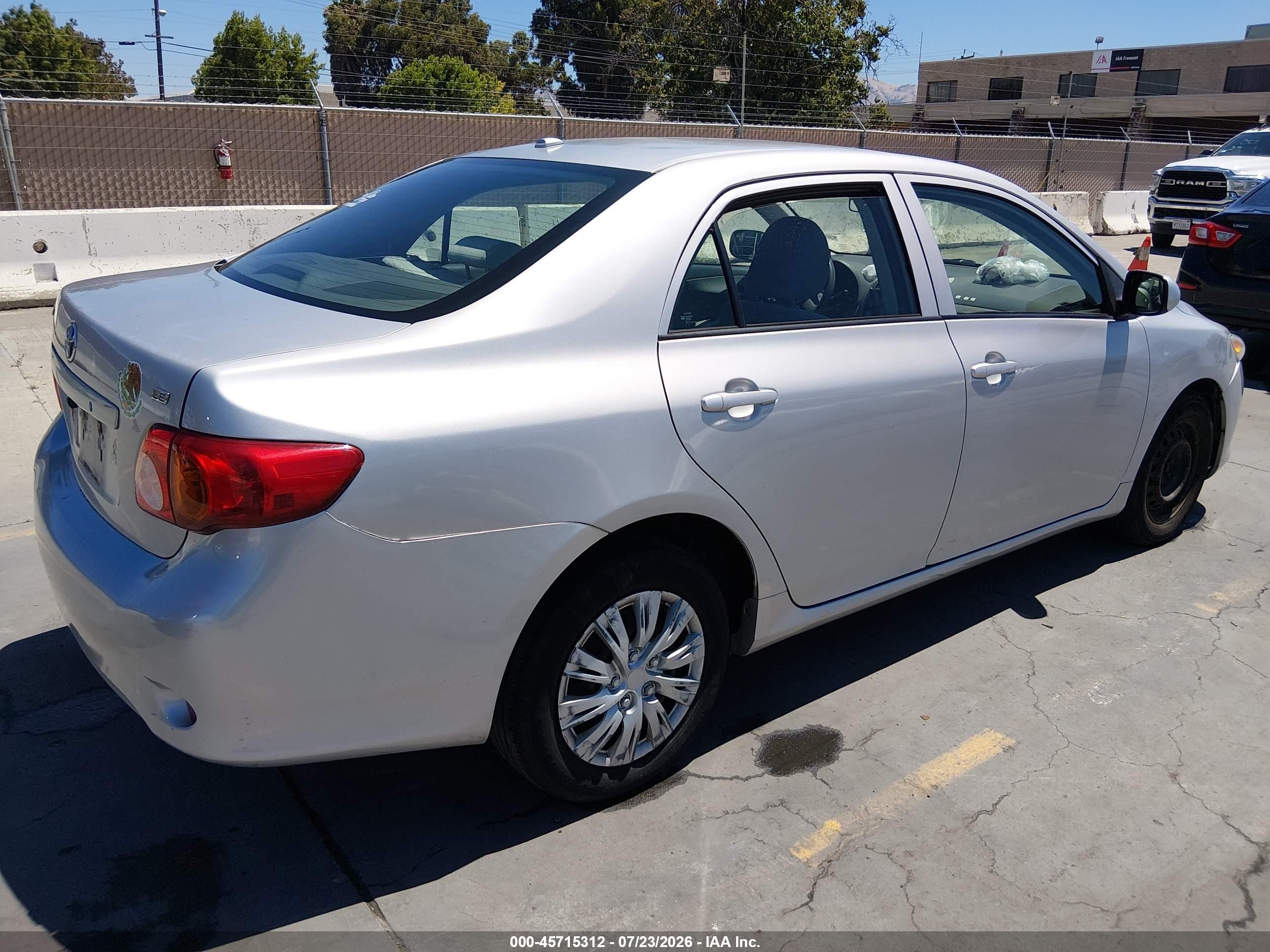 2009 Toyota Corolla Le Silver vin: 1NXBU40E19Z157702
