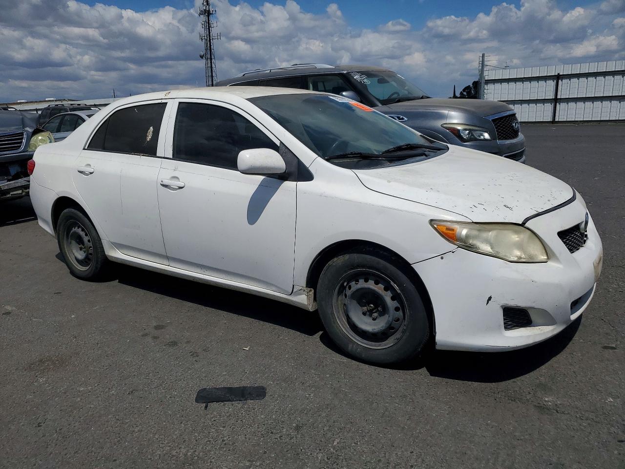 2009 Toyota Corolla Le White vin: 1NXBU40E29Z014855
