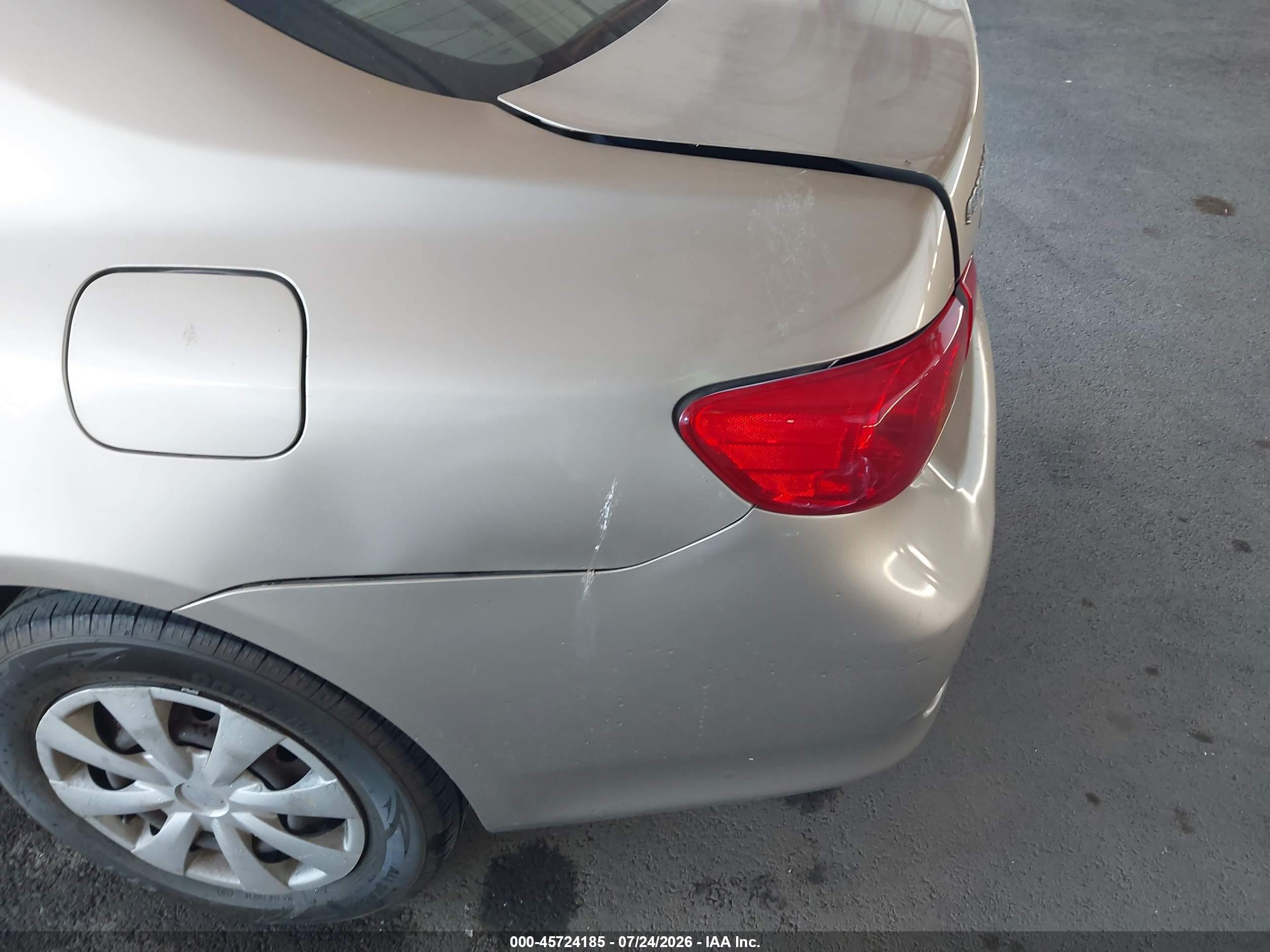 2009 Toyota Corolla Le Золотой vin: 1NXBU40E29Z024754