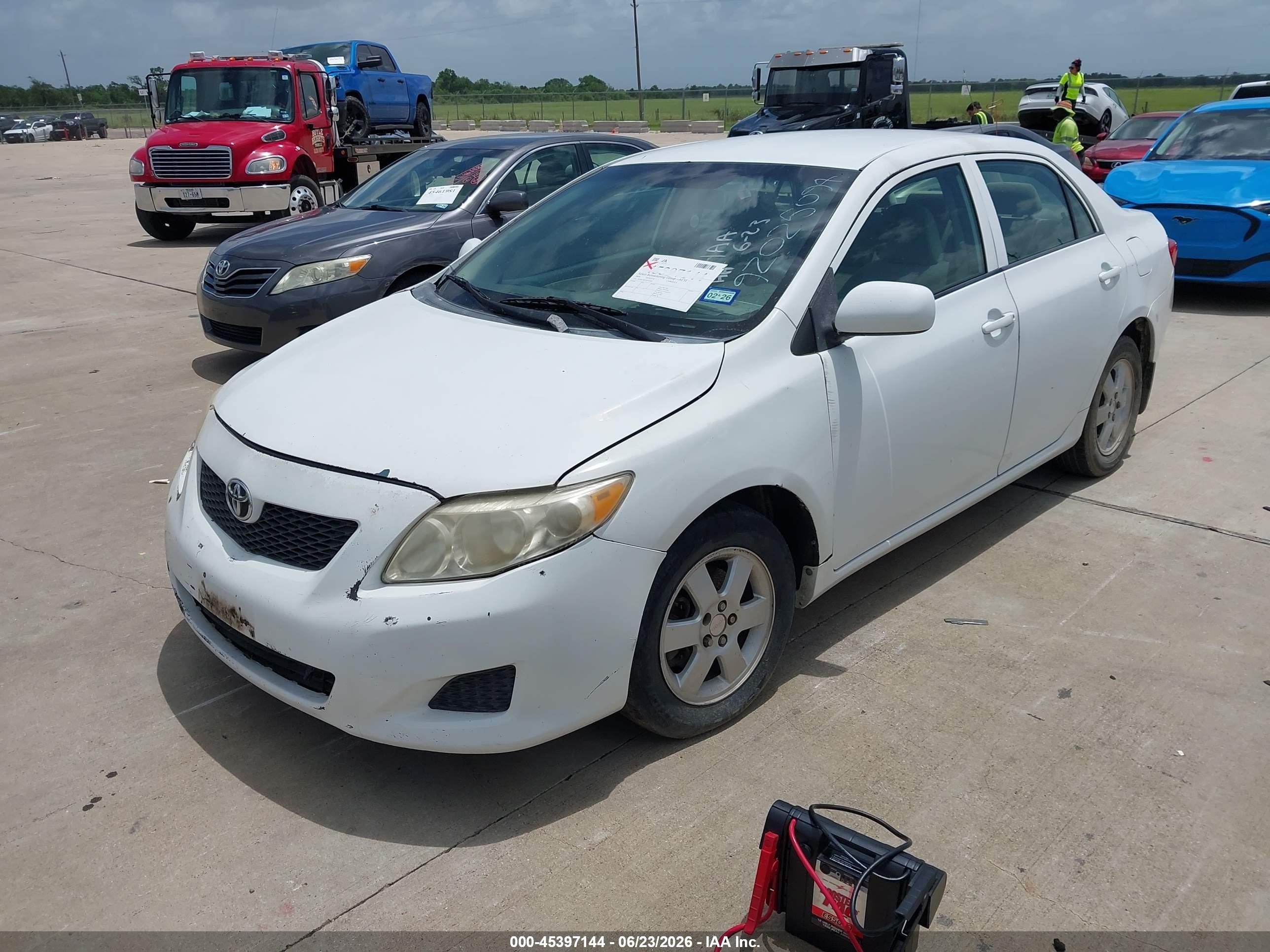 2009 Toyota Corolla Le White vin: 1NXBU40E29Z025094