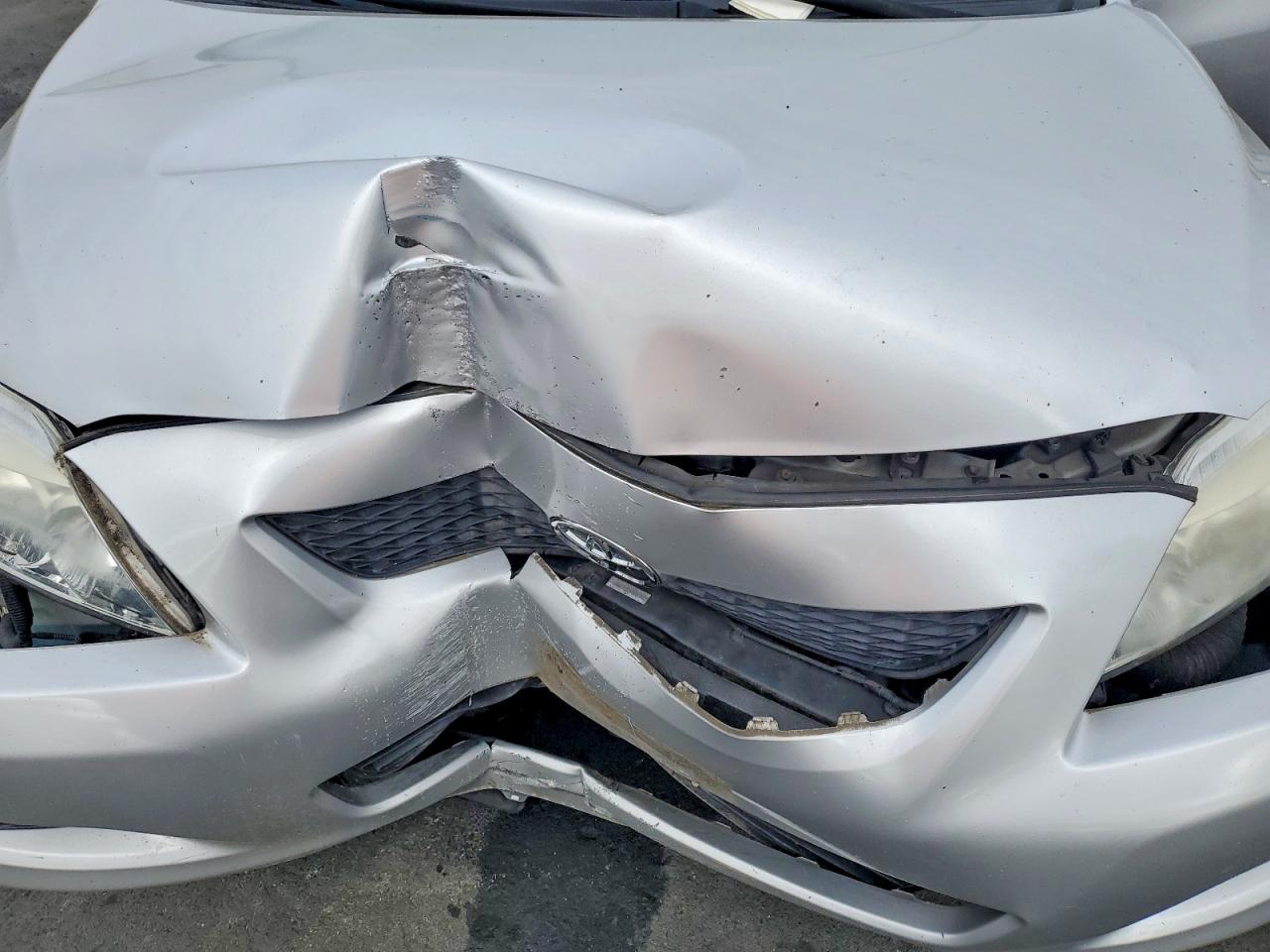 2009 Toyota Corolla Xle Silver vin: 1NXBU40E29Z034703