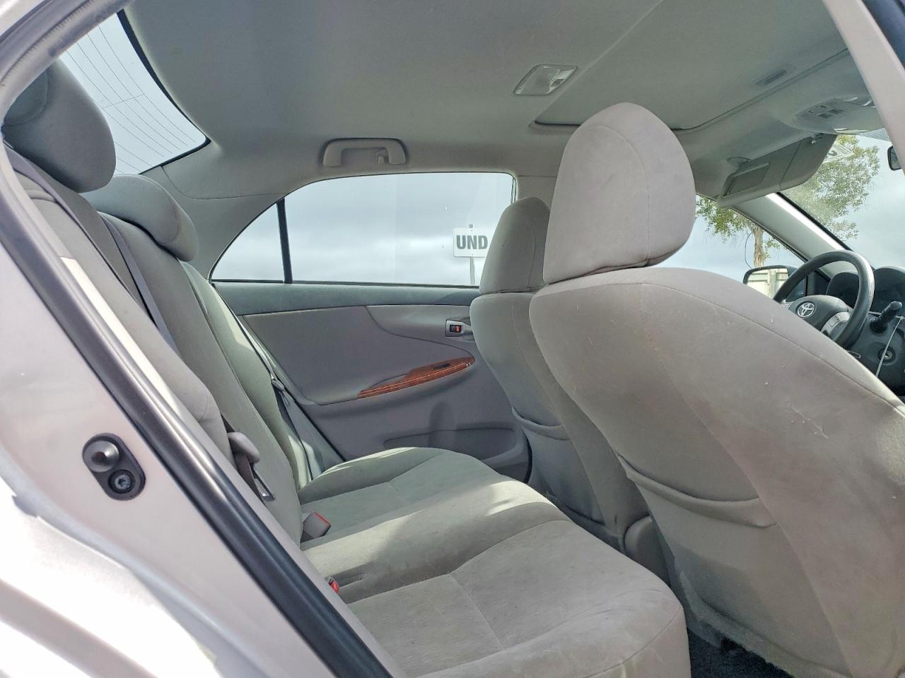 2009 Toyota Corolla Xle Silver vin: 1NXBU40E29Z034703