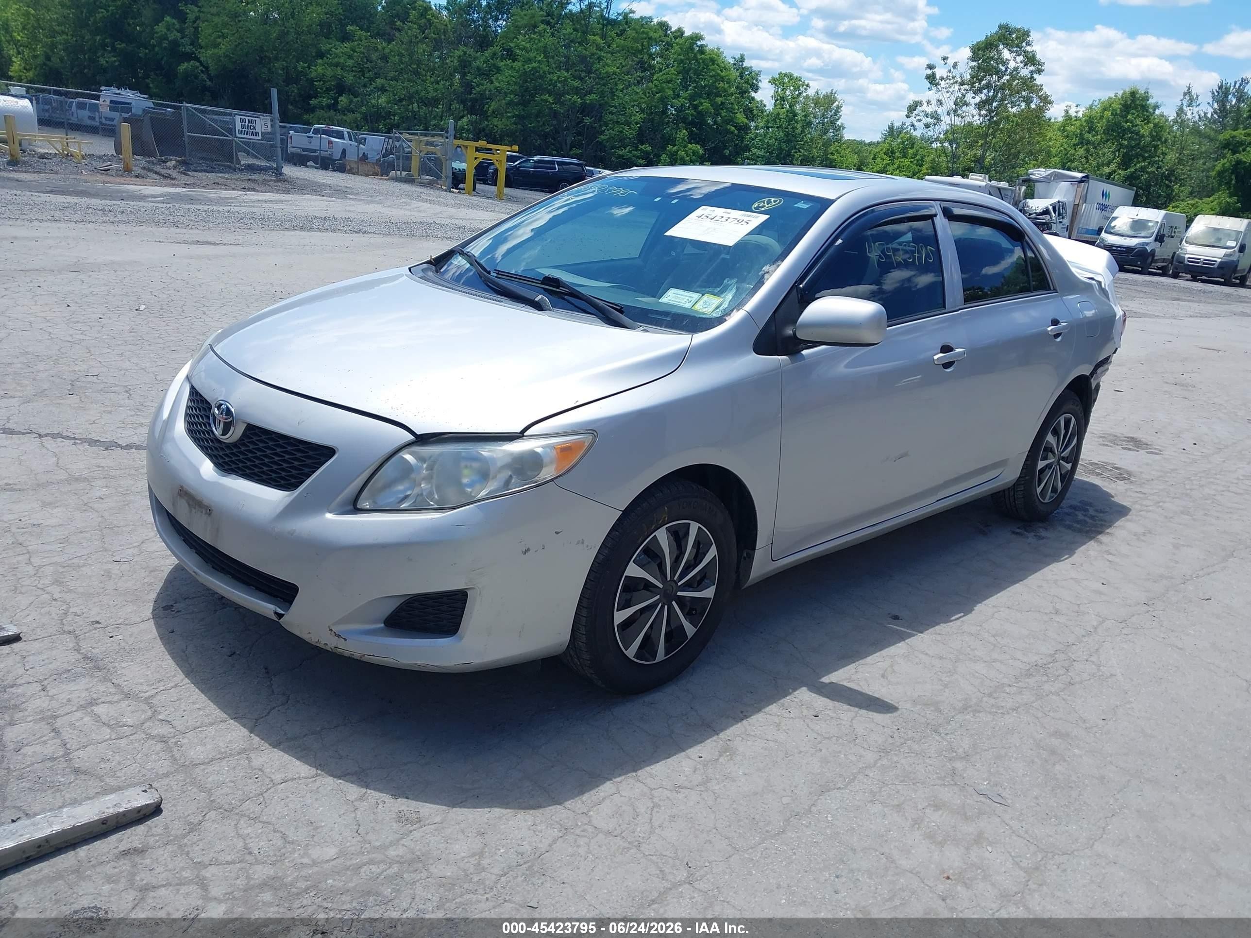 2009 Toyota Corolla Le Silver vin: 1NXBU40E29Z051338