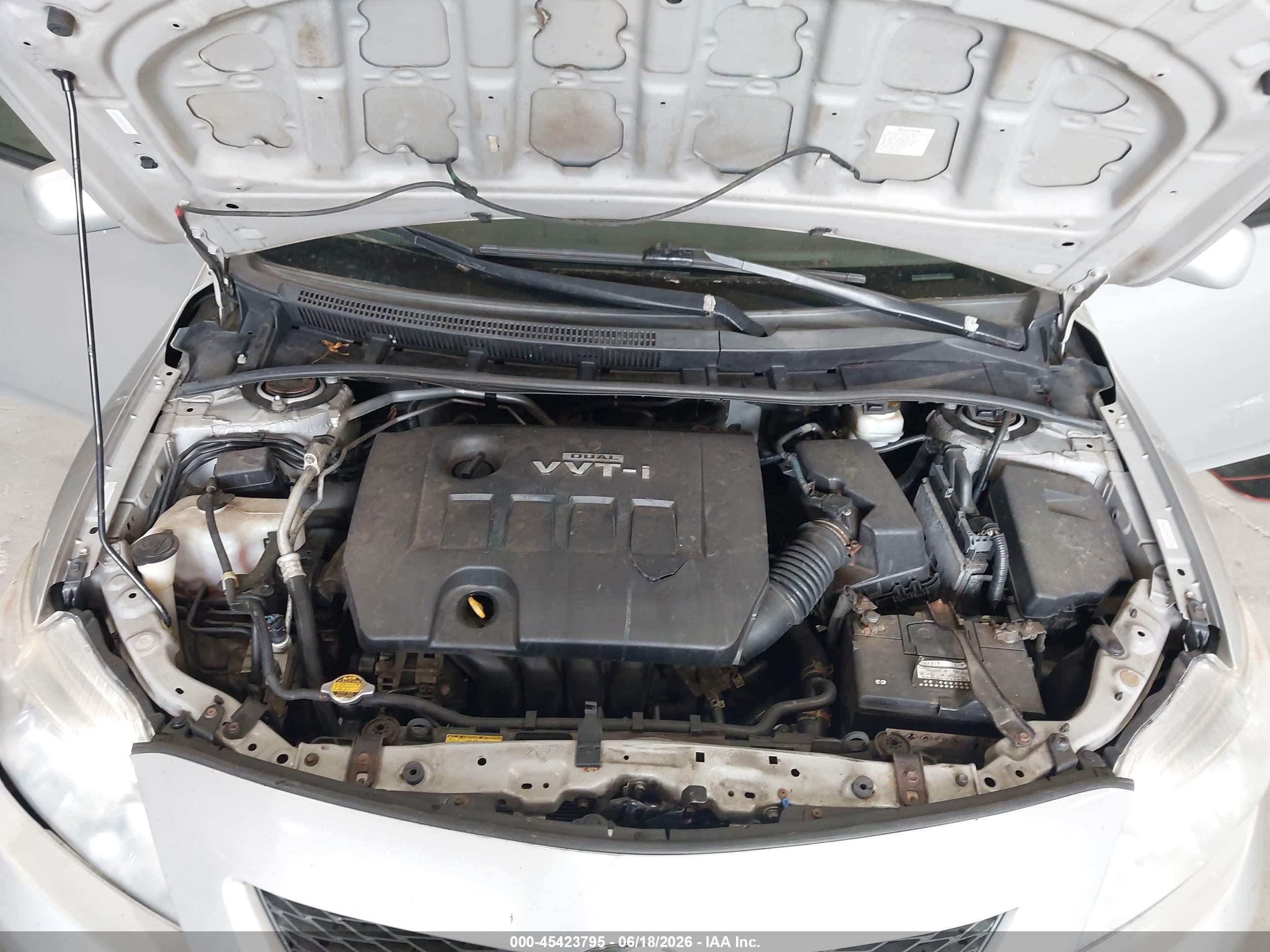 2009 Toyota Corolla Le Silver vin: 1NXBU40E29Z051338