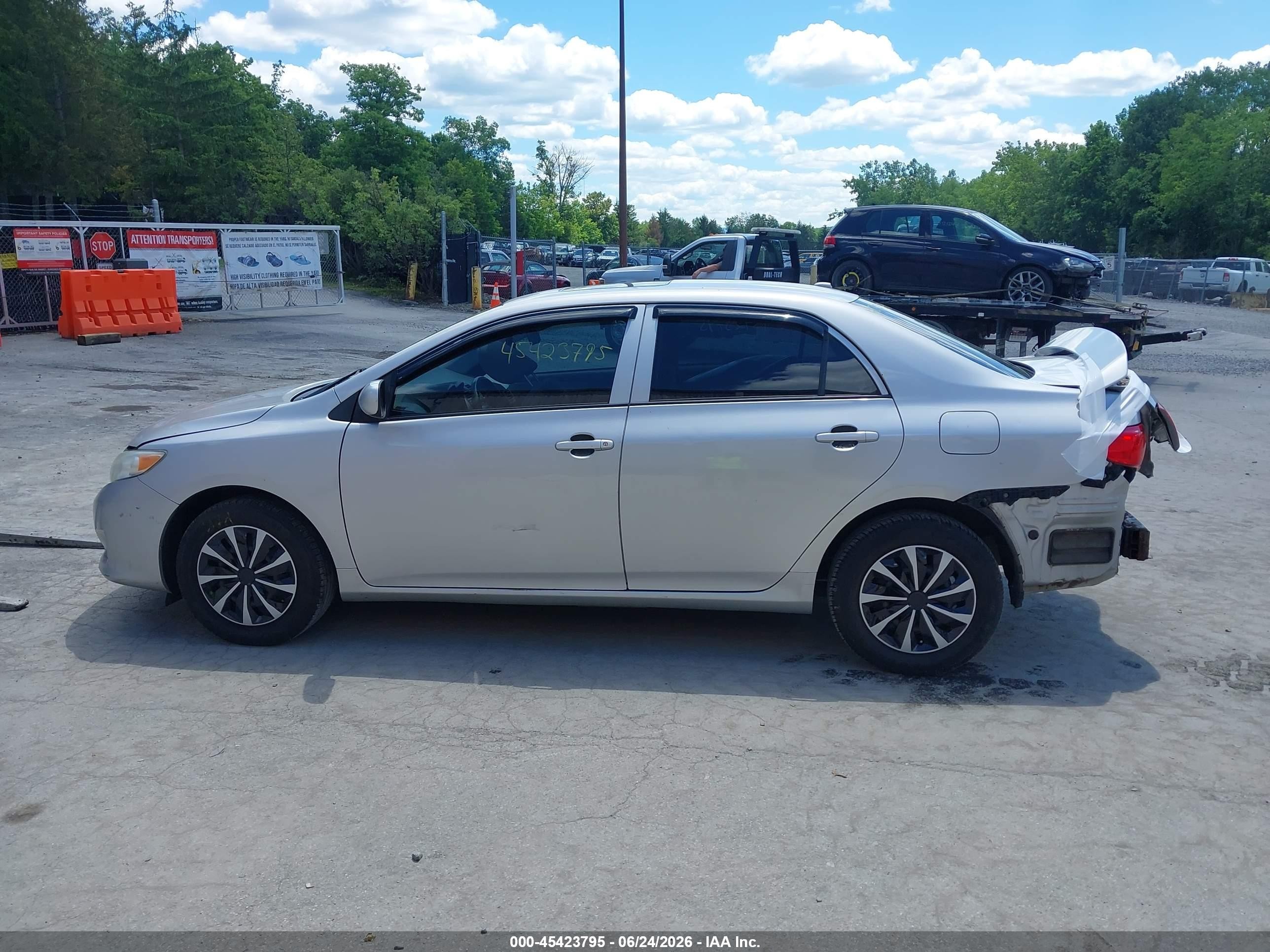 2009 Toyota Corolla Le Silver vin: 1NXBU40E29Z051338