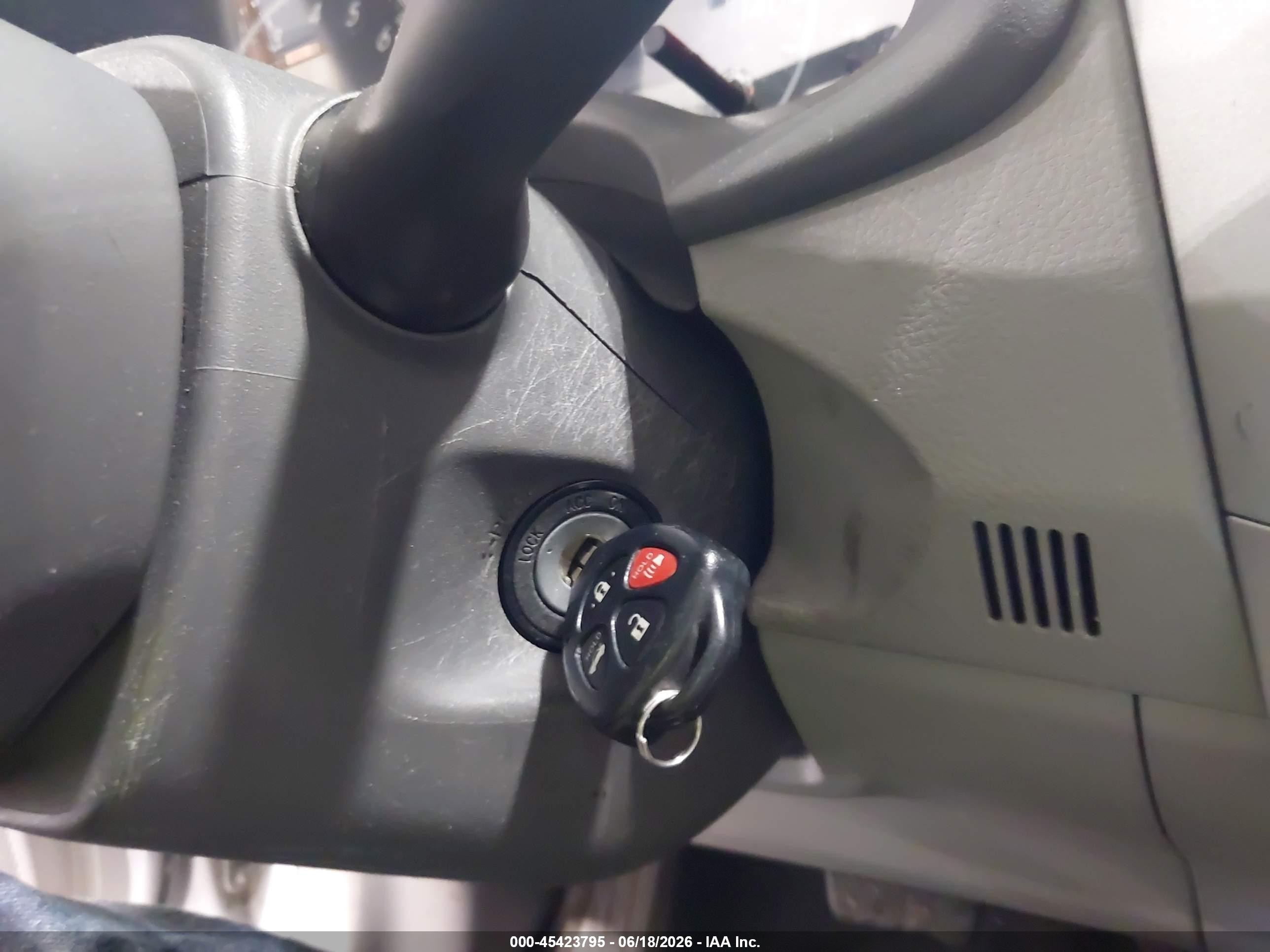 2009 Toyota Corolla Le Silver vin: 1NXBU40E29Z051338
