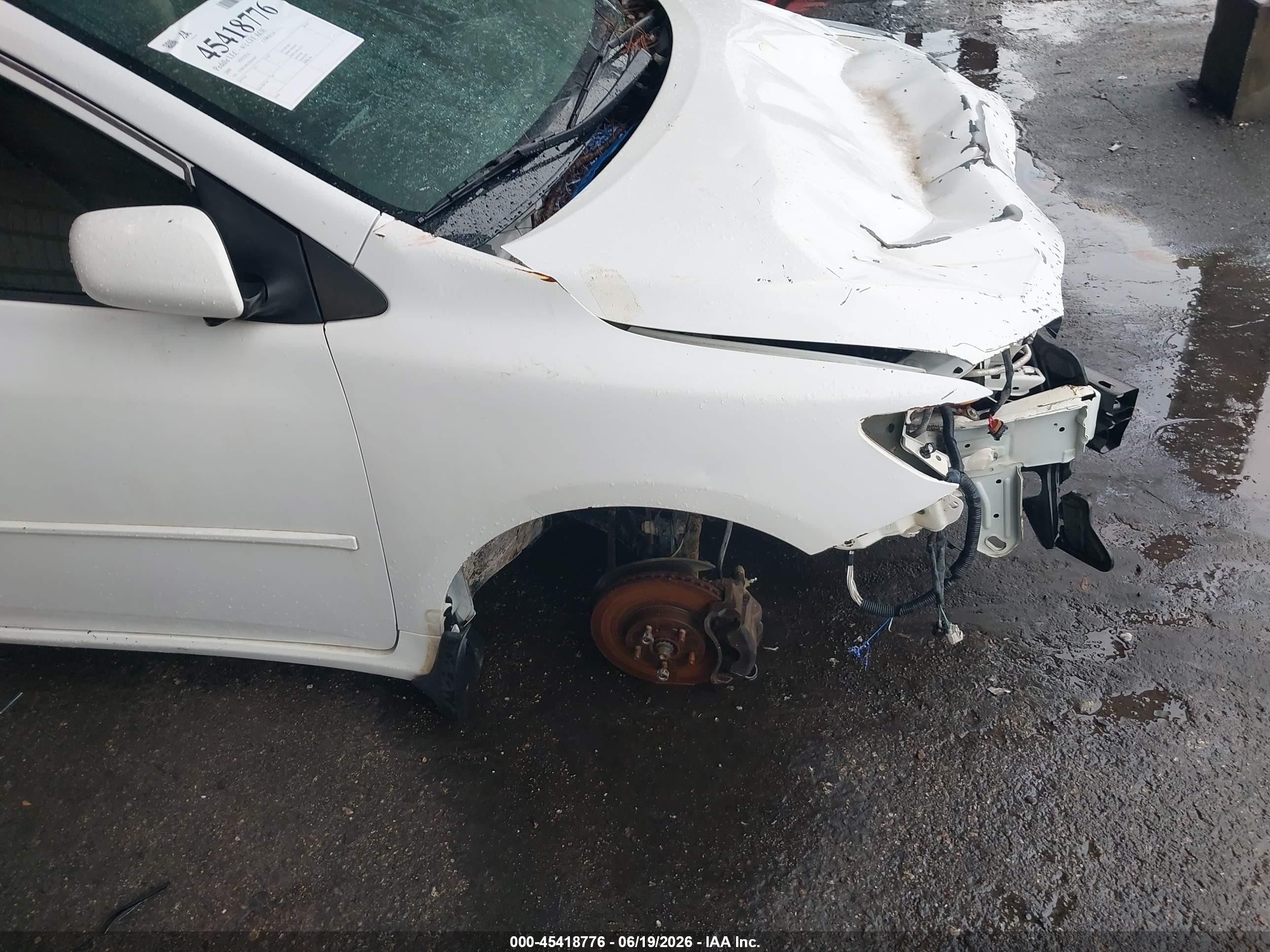 2009 Toyota Corolla Le White vin: 1NXBU40E29Z054367